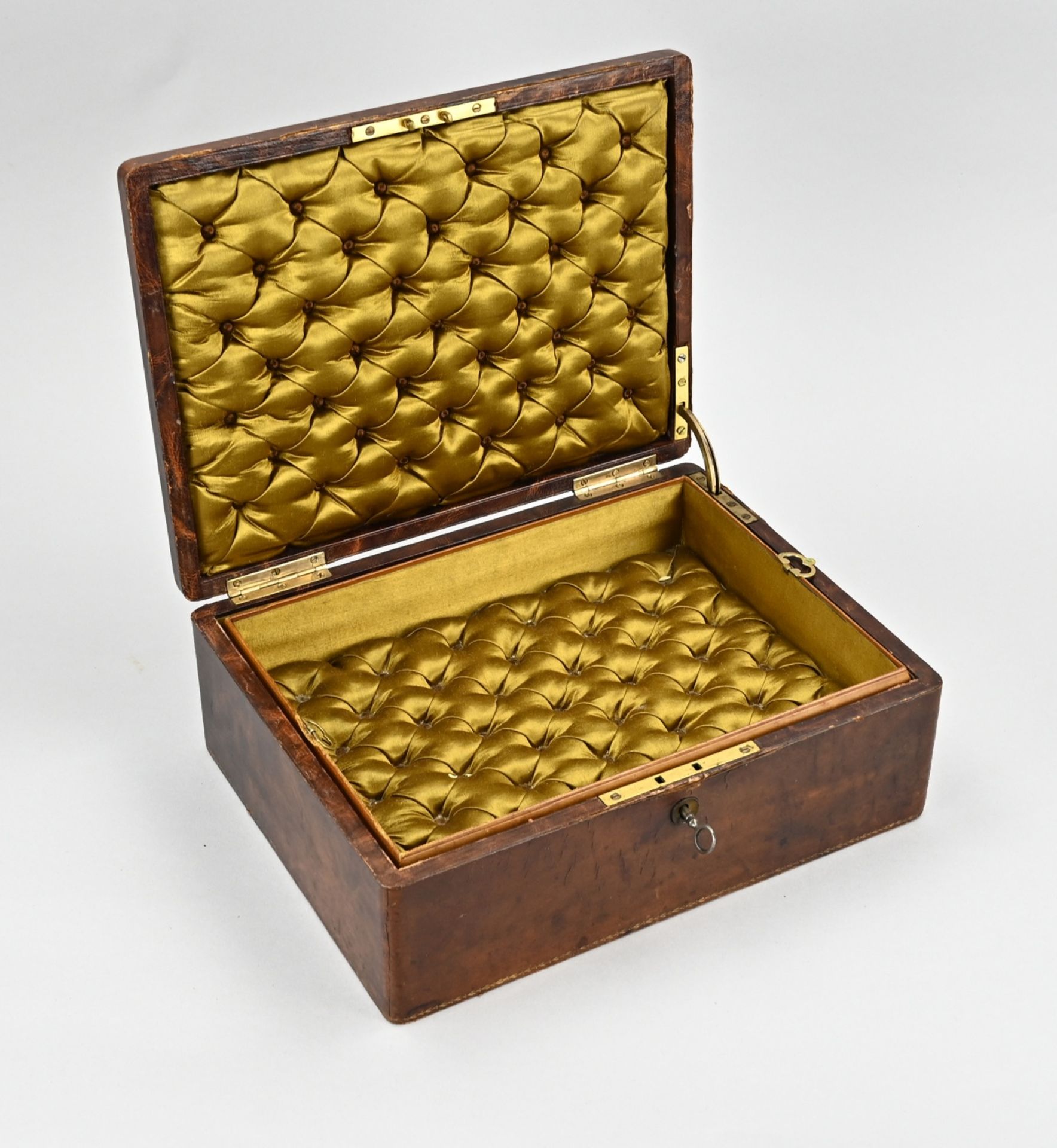 Lidded box with fox decor, 1890 - Image 2 of 2