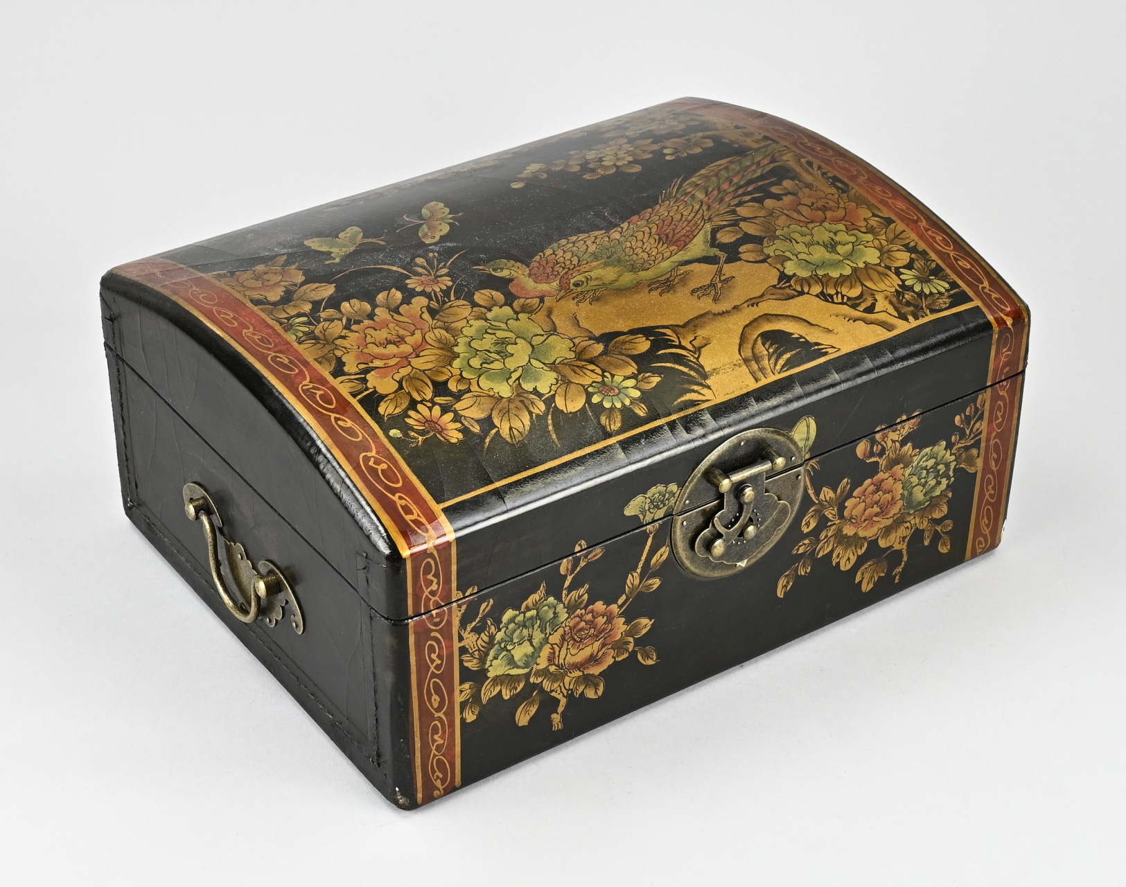 Tibetan lidded coffin