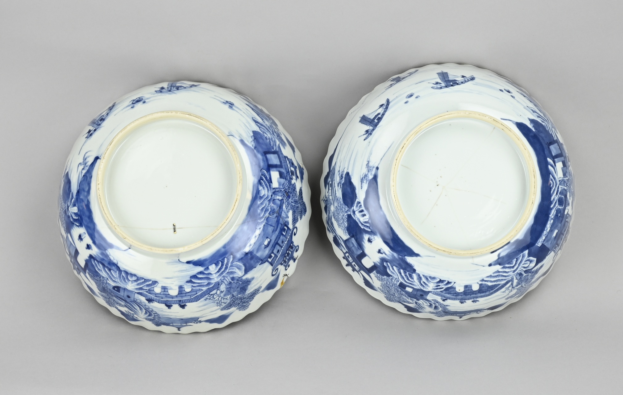 Two antique Chinese bowls Ã˜ 28.5 cm. - Image 3 of 3