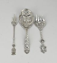 3 Pieces with silver cutlery