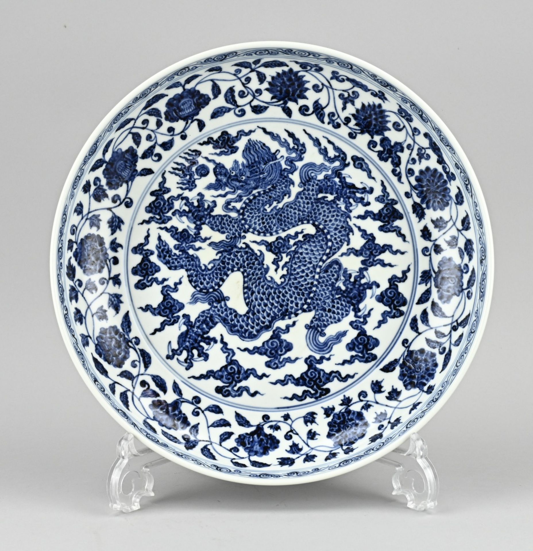 Chinese dragon dish Ã˜ 30 cm.