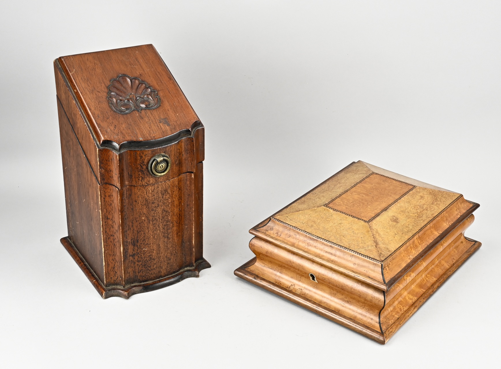 2x Wooden lidded box