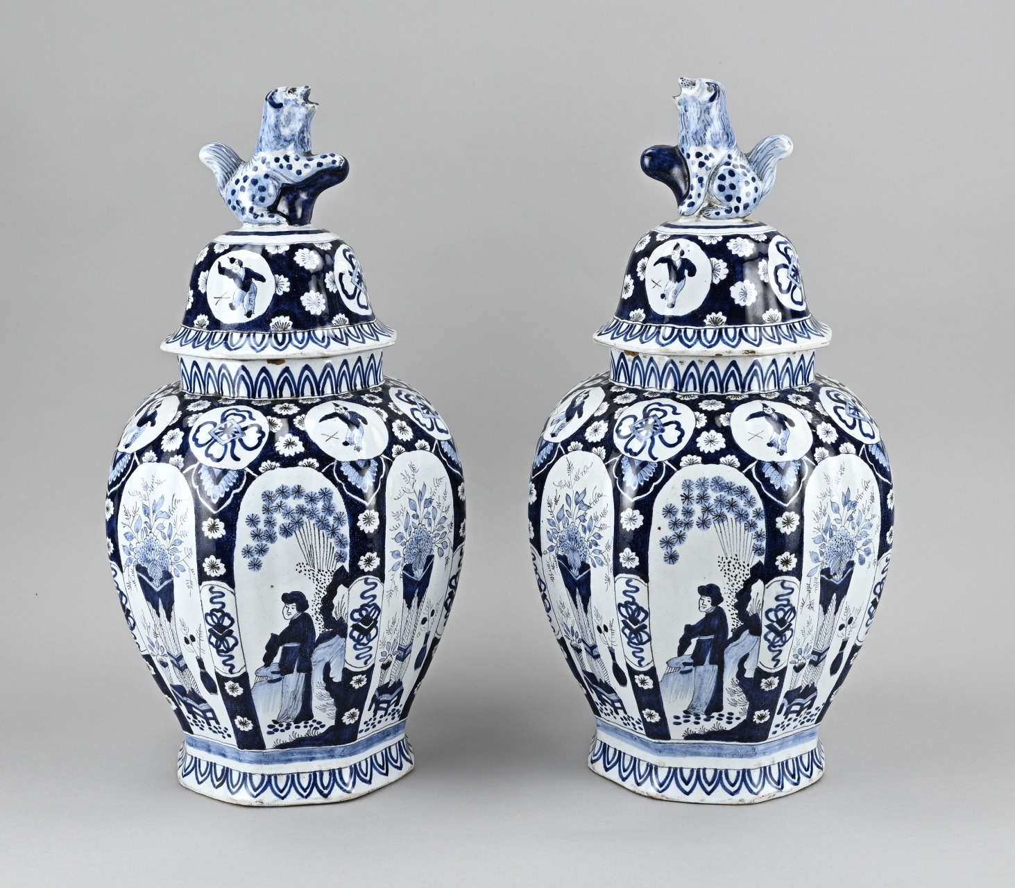 2x Delft lidded vase