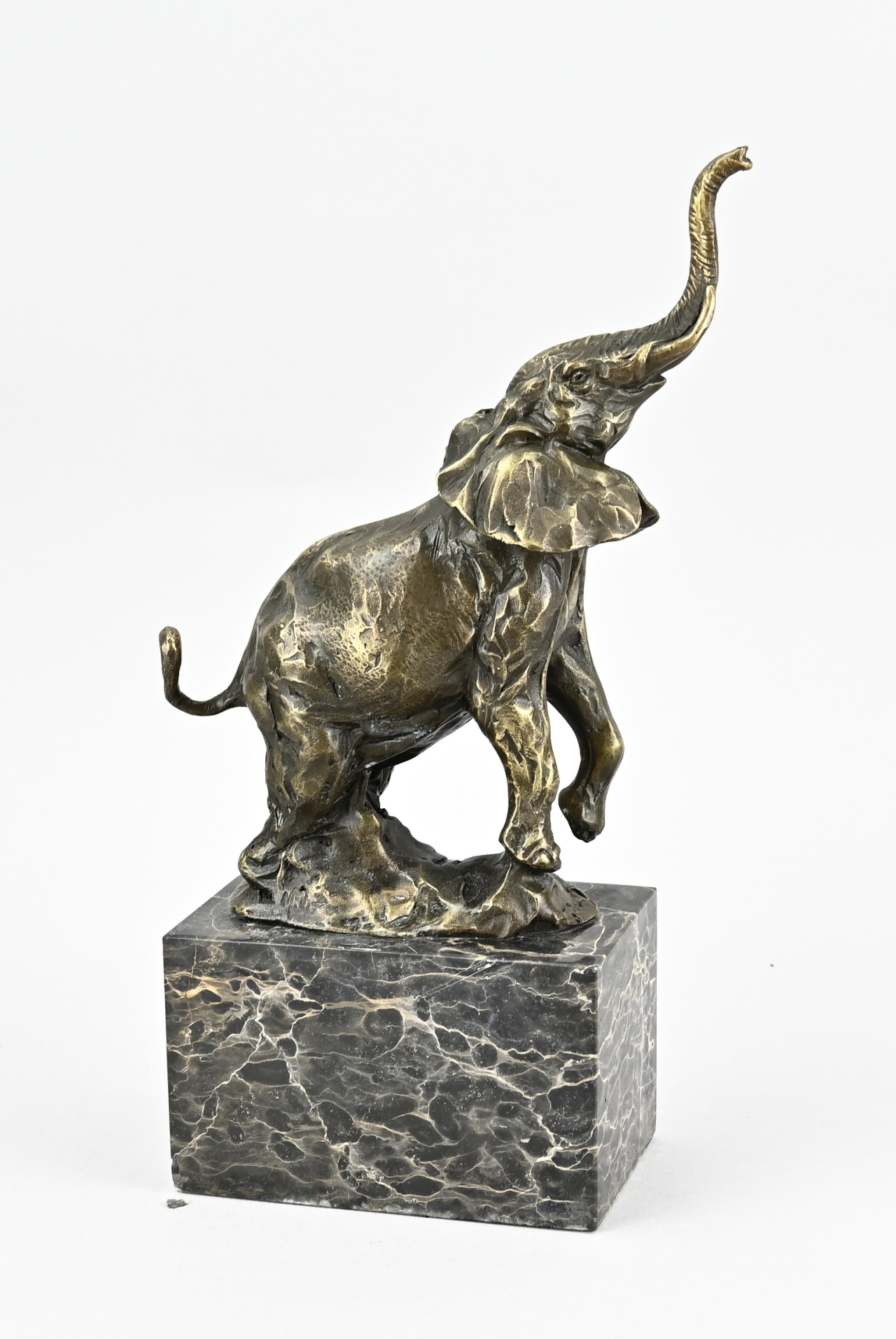 Bronze statue, Elephant
