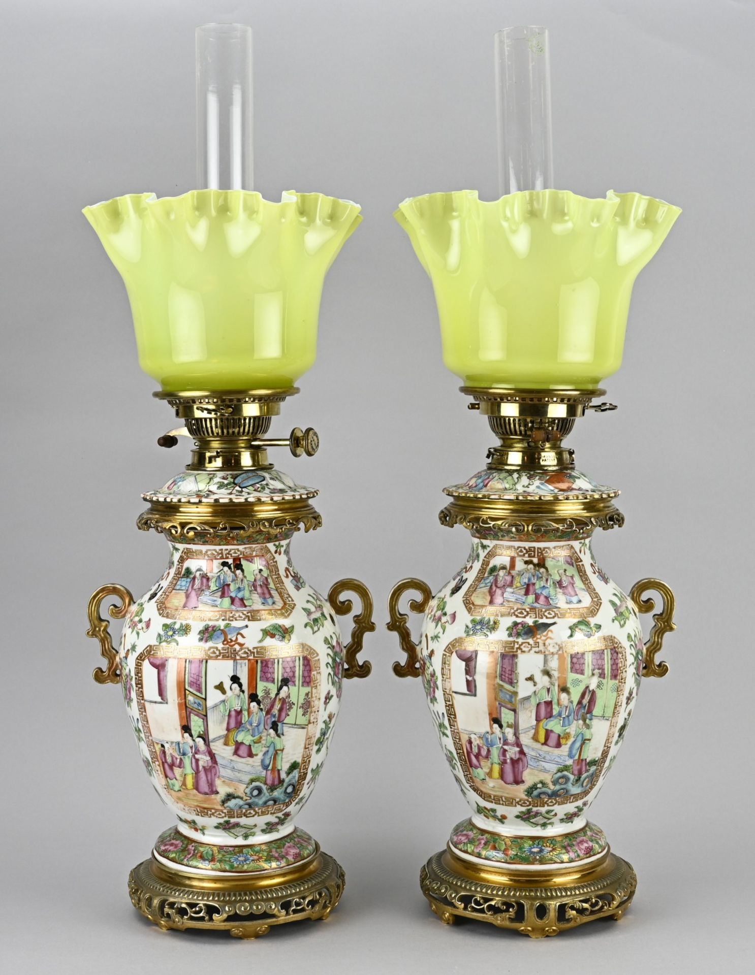 2x Canton oil lamp, H 64 cm.