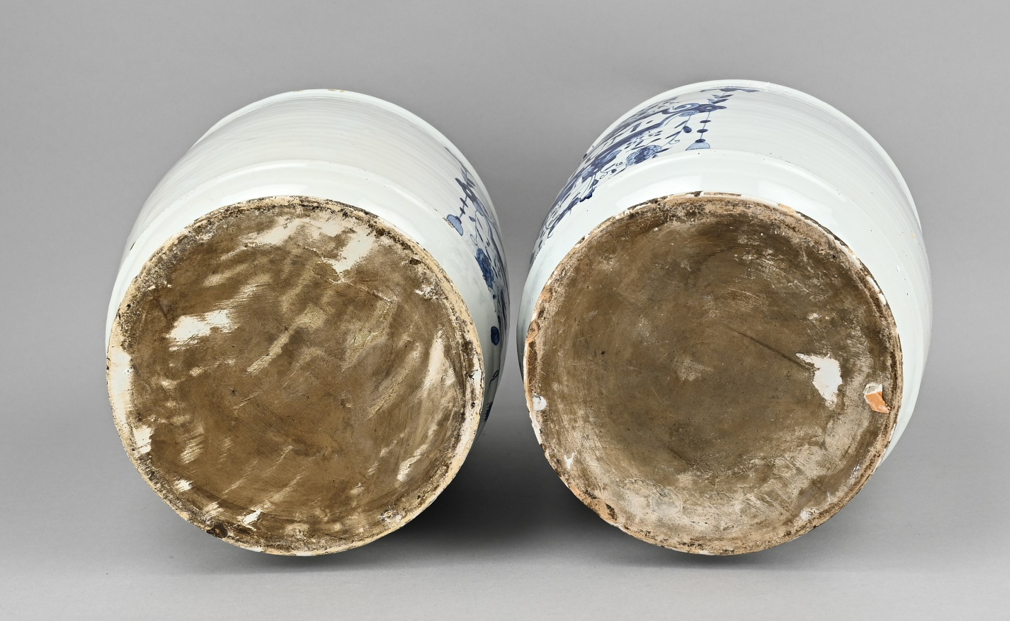 Two very large apothecary jars - Image 3 of 4
