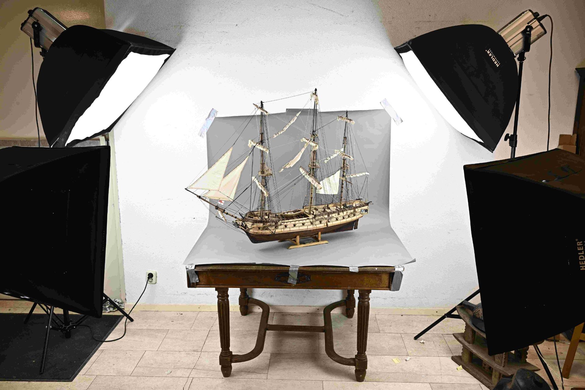 Model boat 'HMS Surprise' - Image 2 of 3