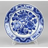 Delft blue plate, Porseleyne bottle Ã˜ 36 cm.