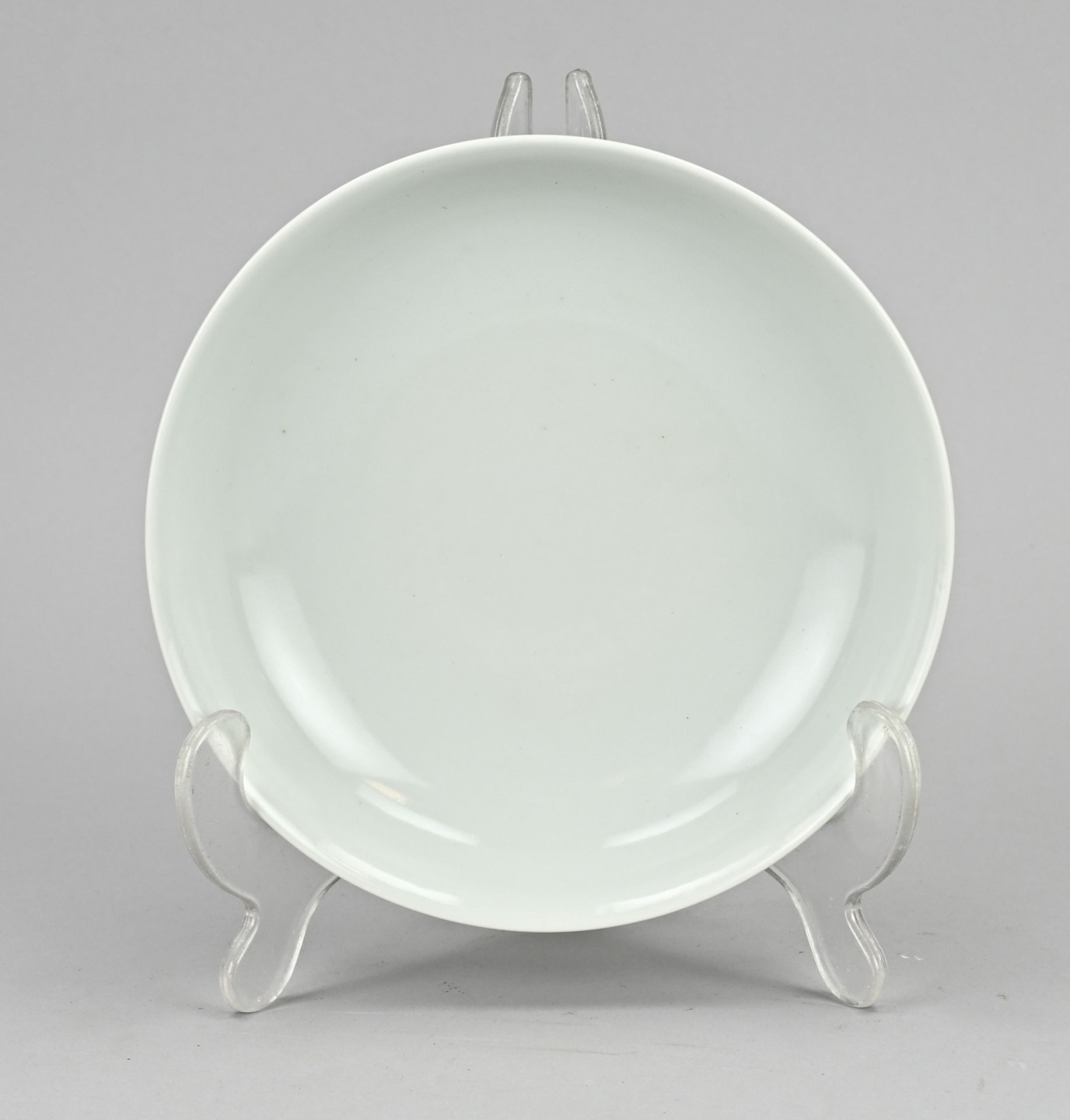 Chinese celadon plate Ã˜ 16.1 cm.