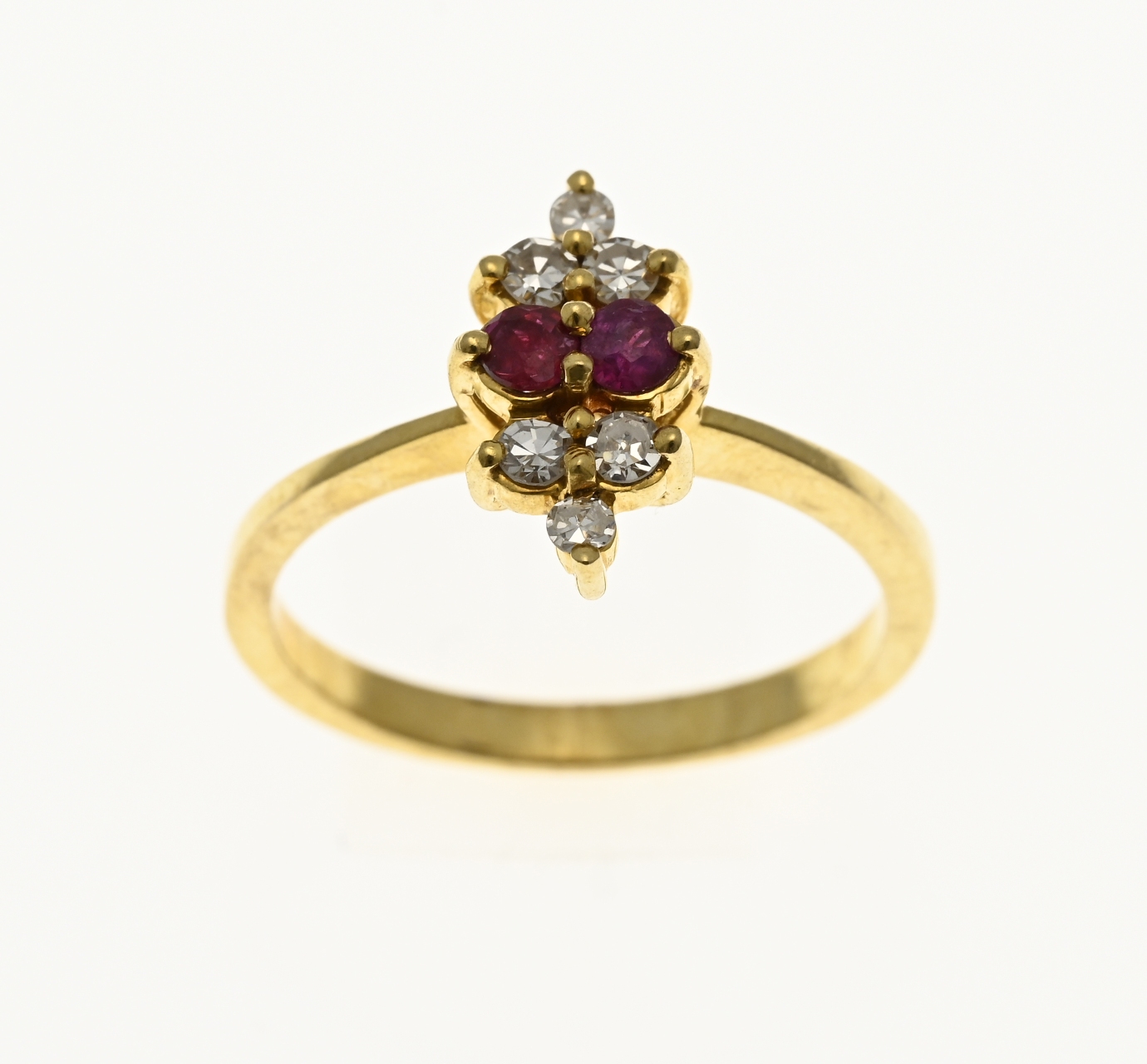 Yellow gold ring with ruby and diamond