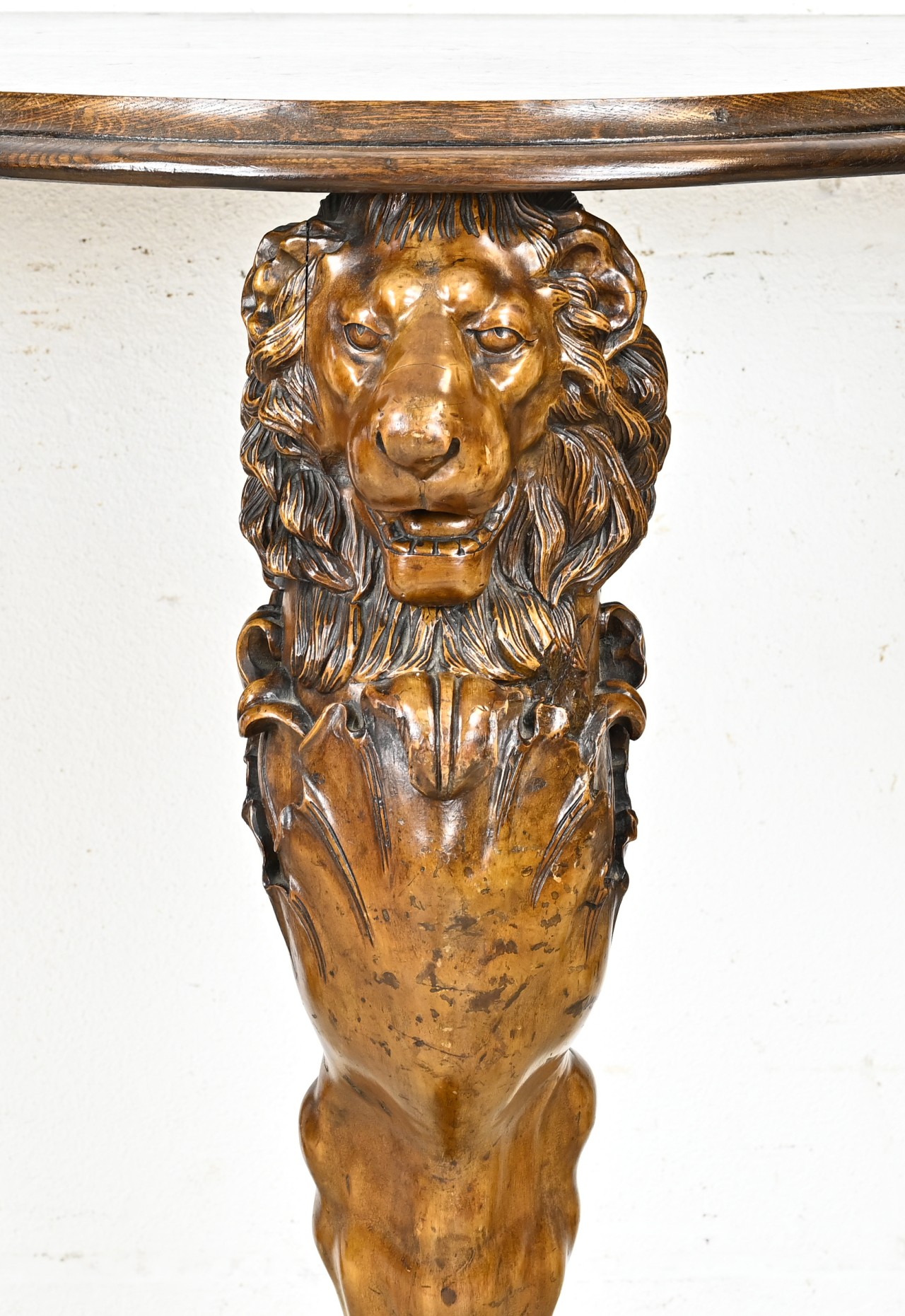 Console table with lion heads - Image 3 of 3