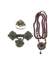 Lot of silver with garnet, 3x