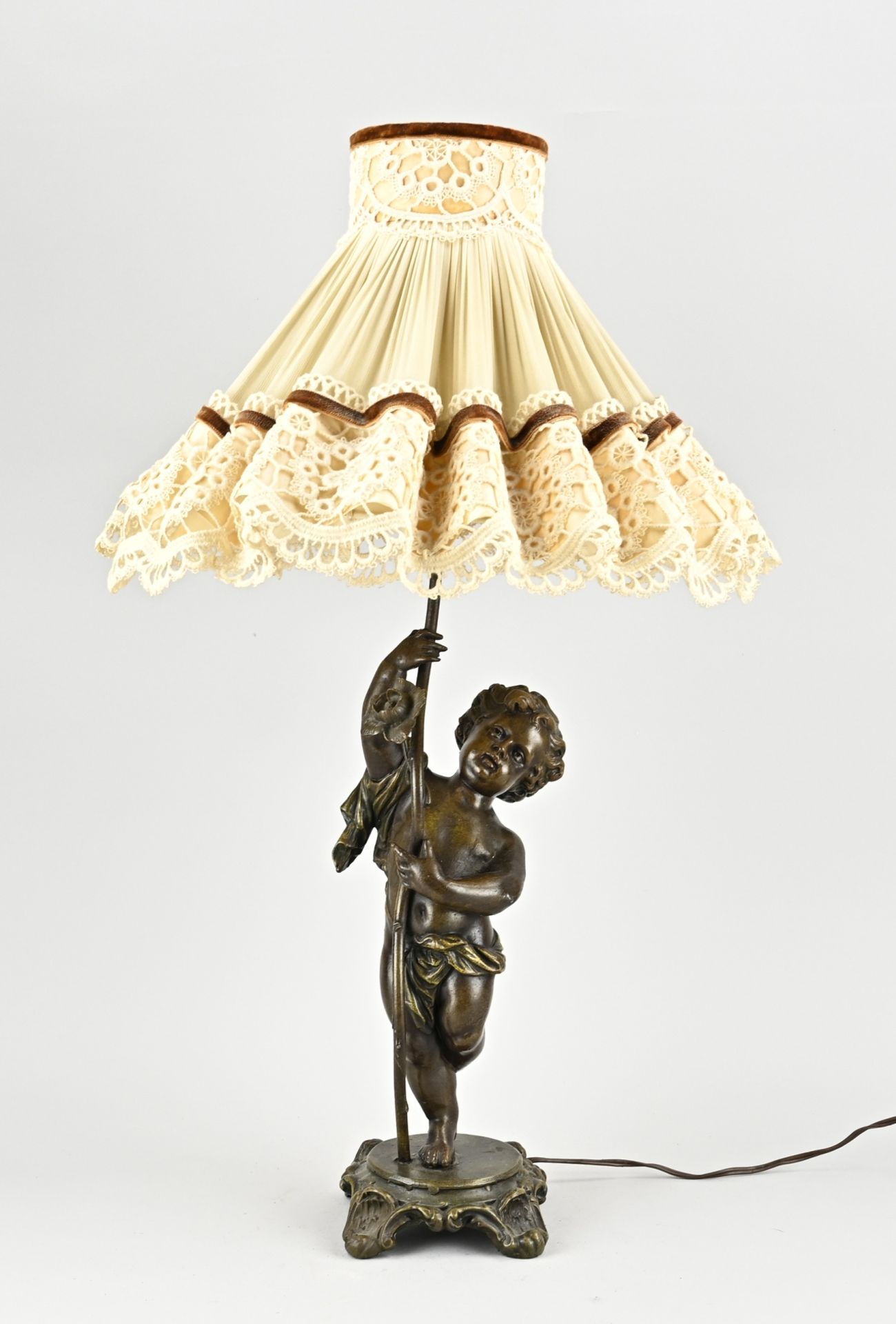 Standing lamp with putti, H 62 cm.