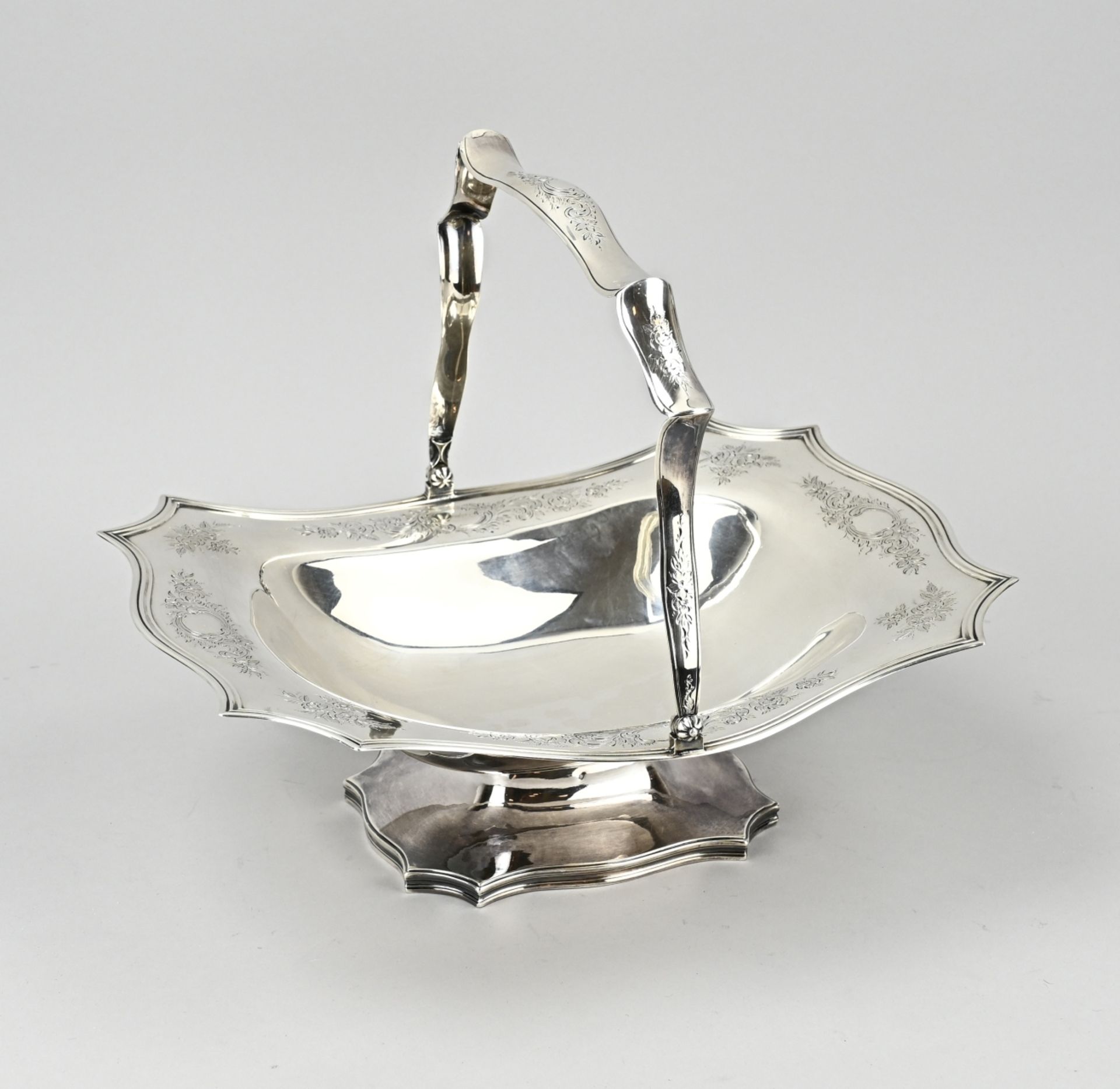 Silver choux basket