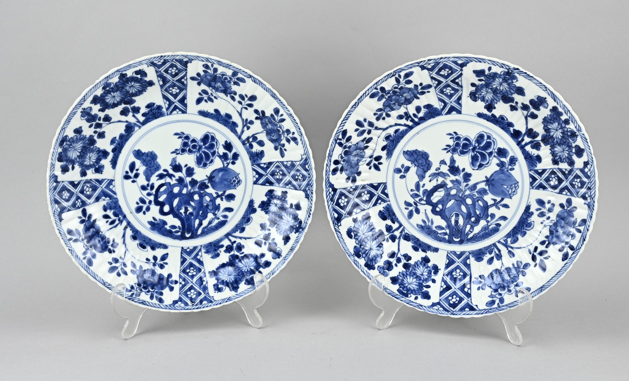 2x Kang Xi plate Ã˜ 27.2 cm.