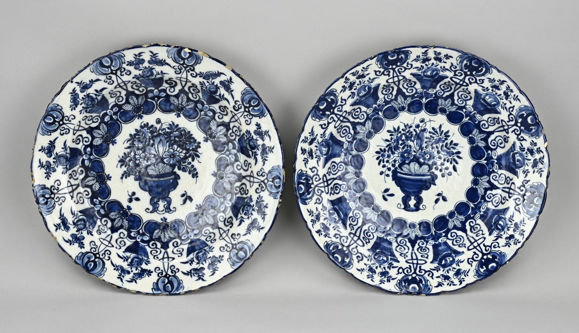 2x Delft dish Ã˜ 35 cm.