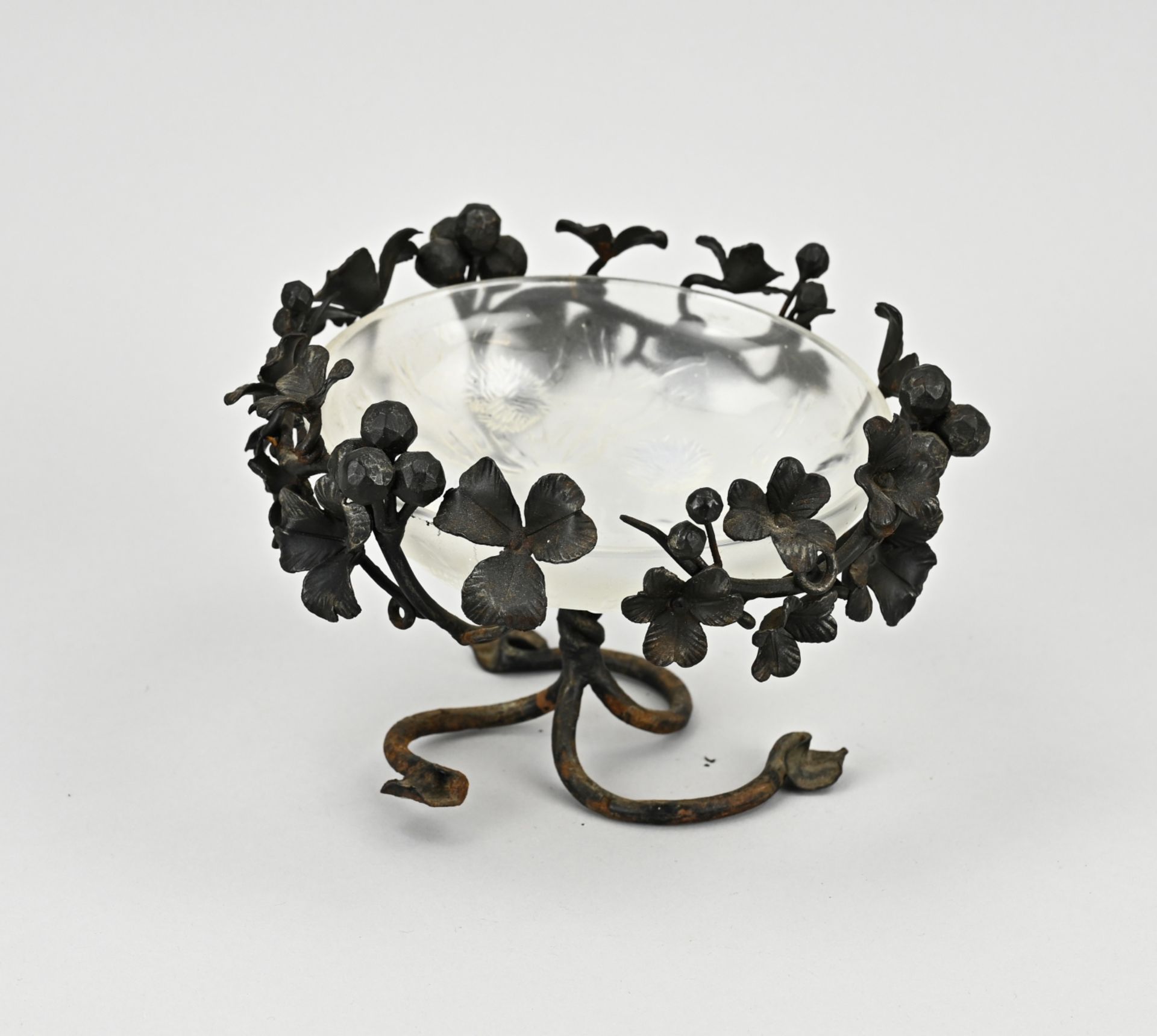 French pressed glass decorative bowl Ã˜ 18.5 cm.