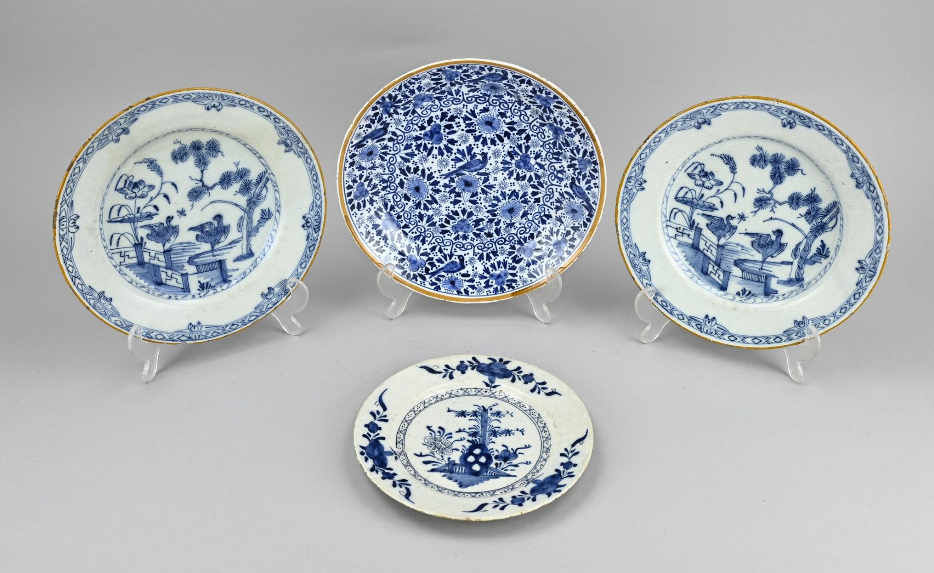 4x Delft plate Ã˜ 19 - 23 cm.