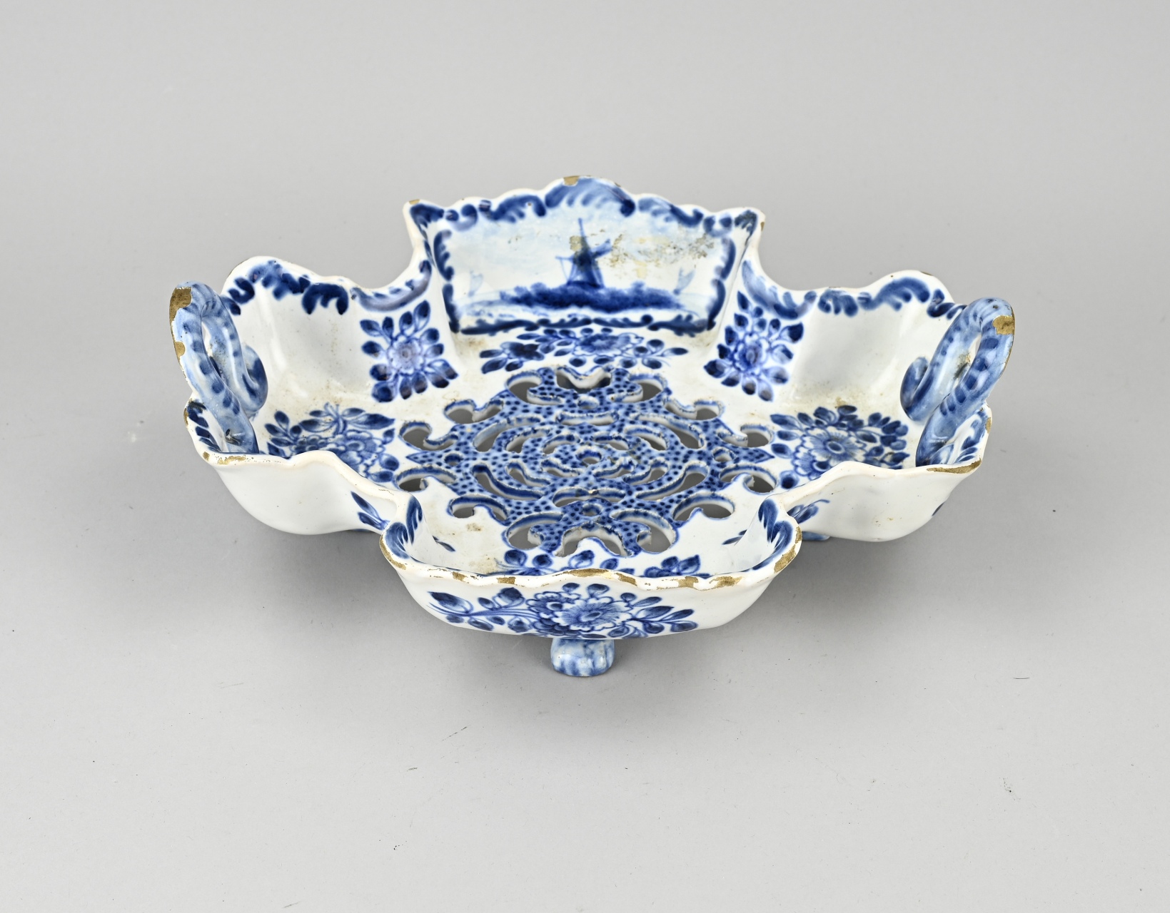 Delft fayence colander