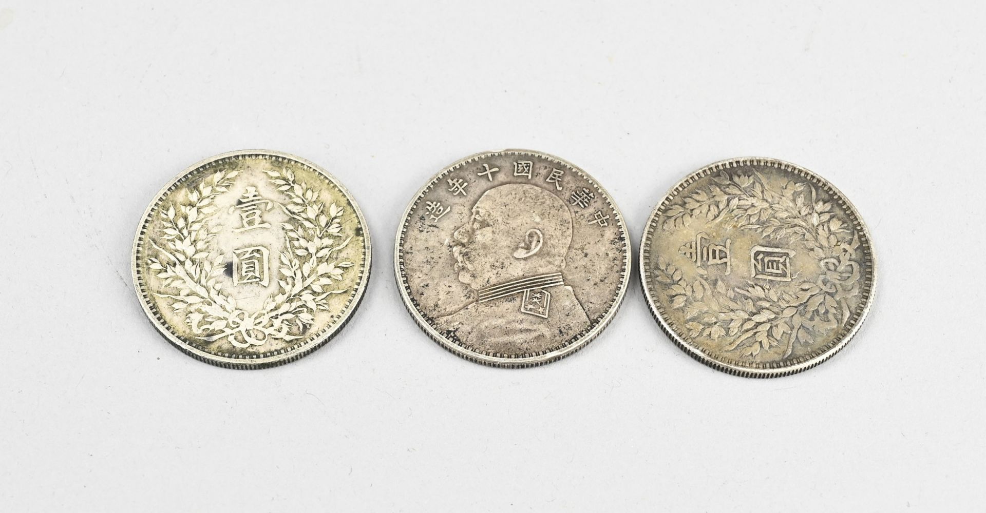 Three Chinese coins Ã˜ 3.8 cm. - Bild 2 aus 2