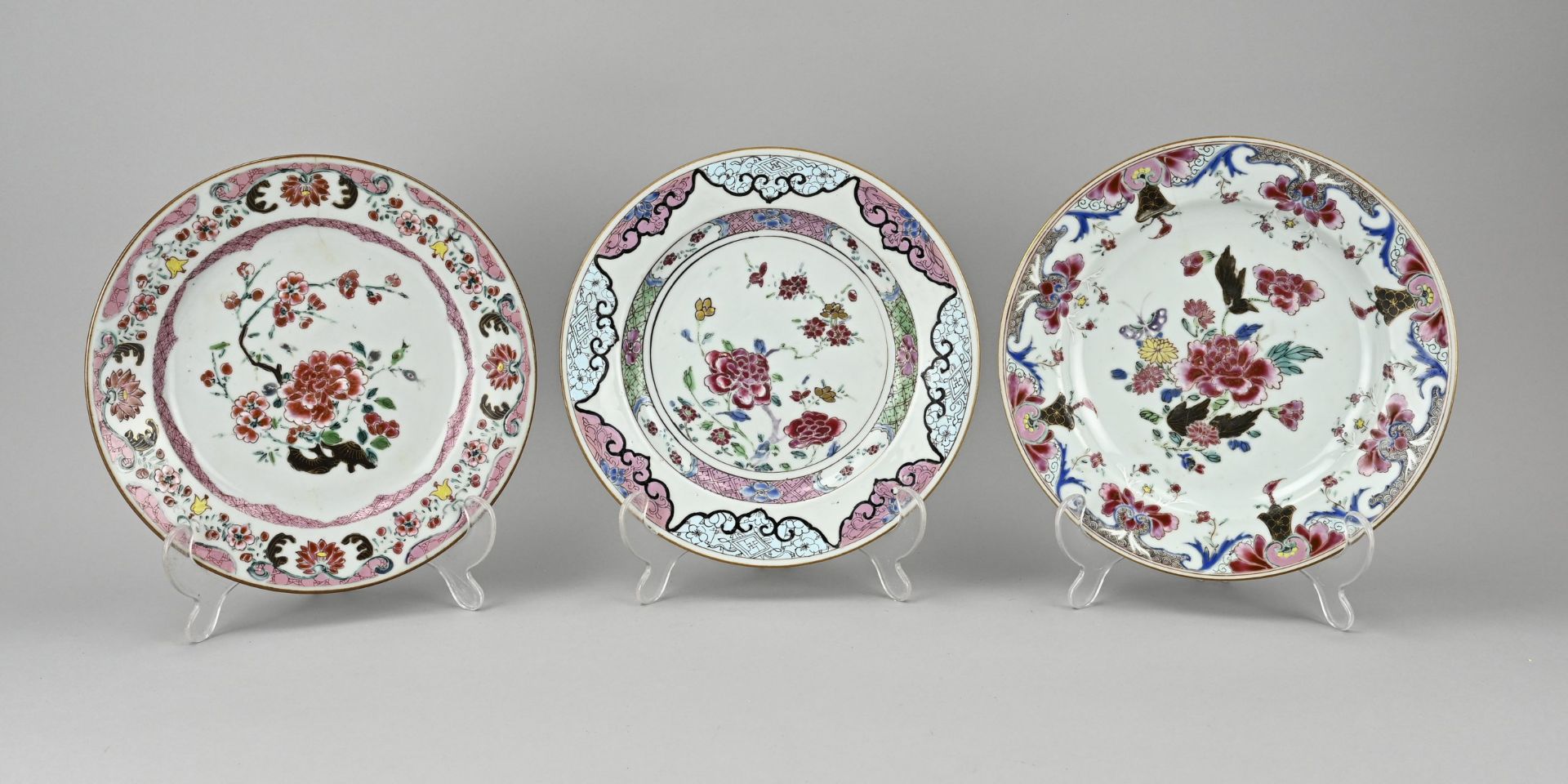 3x Family Rose plate Ã˜ 22.3 - 22.7 cm.