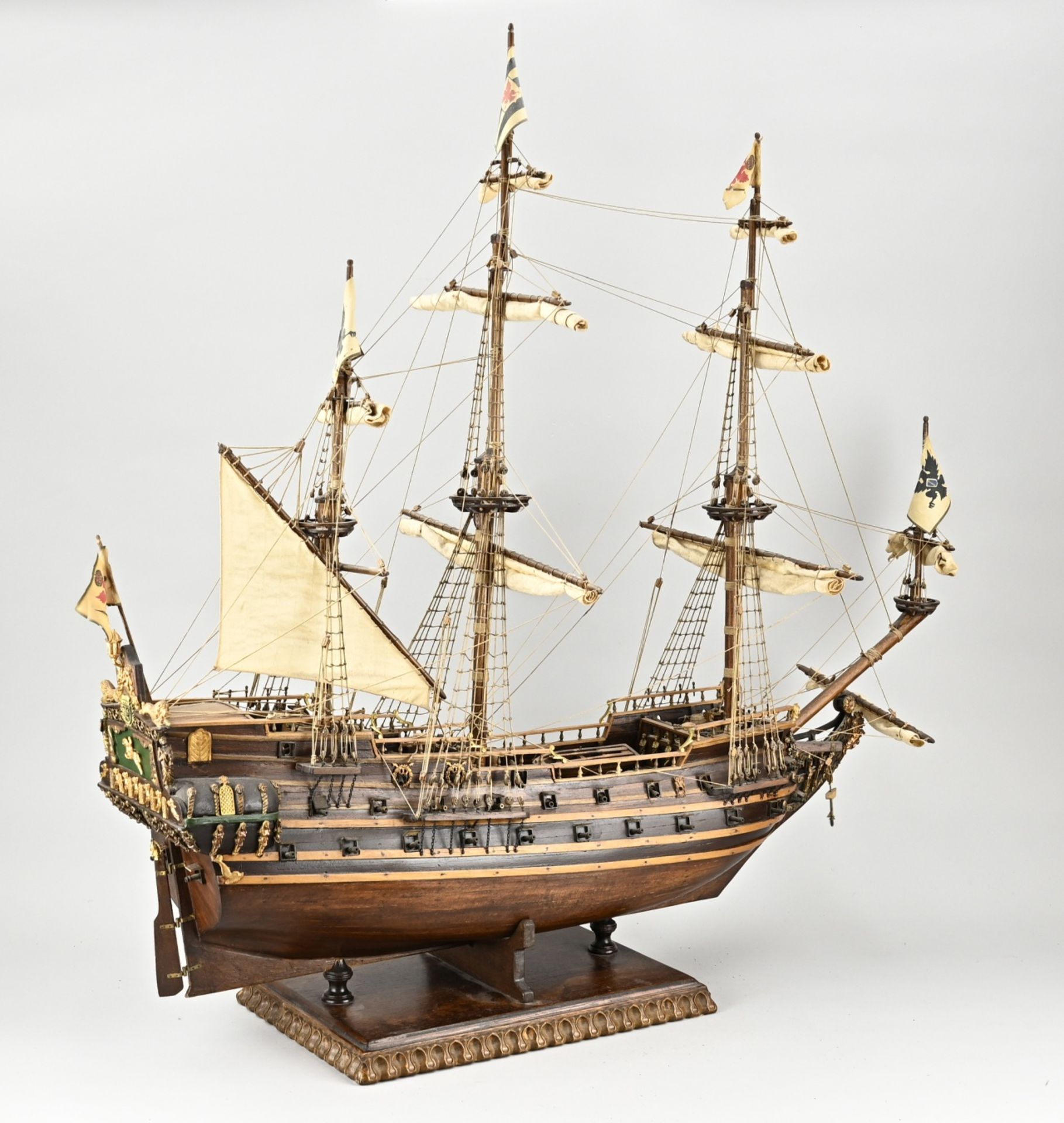 Model ship - Image 2 of 2