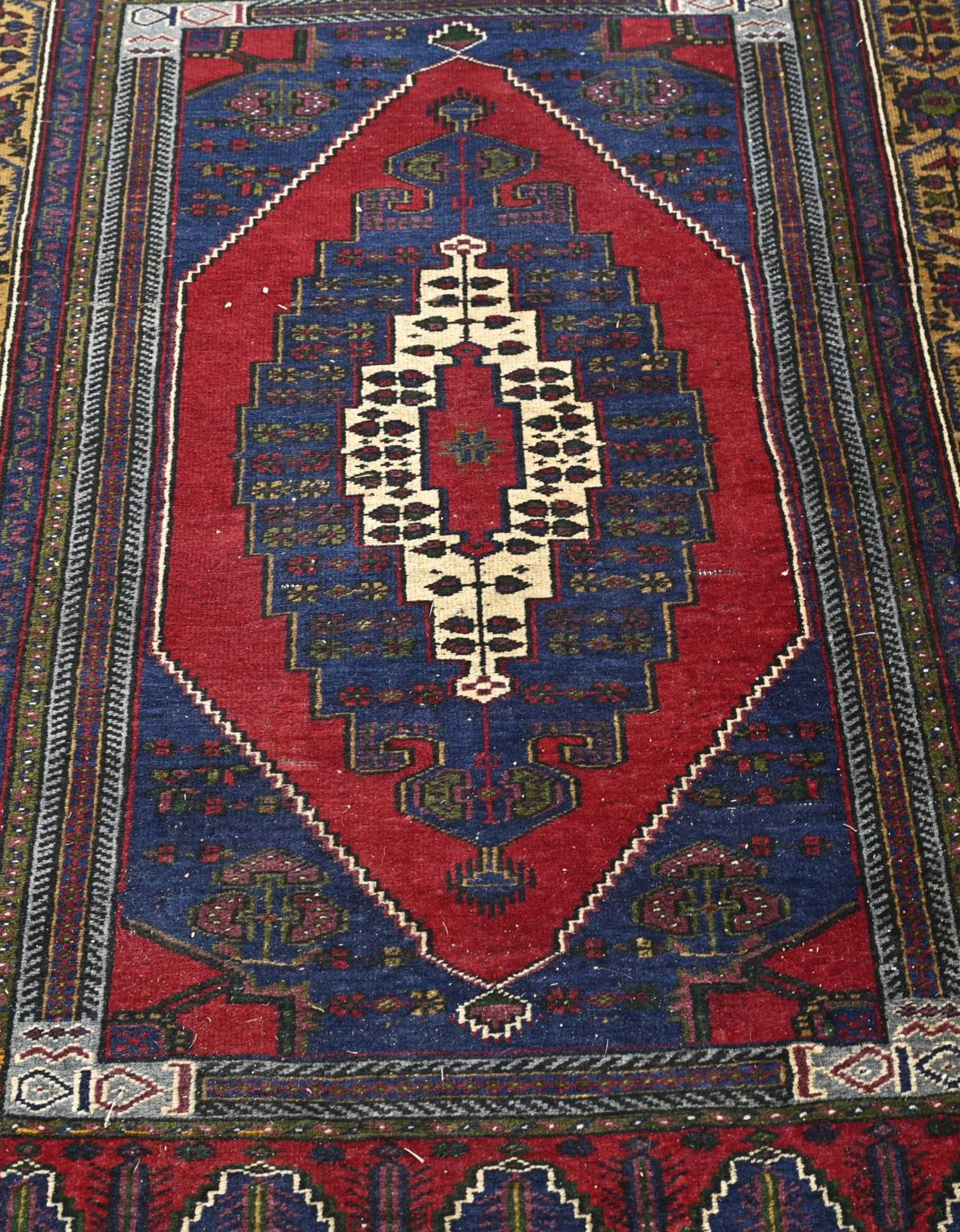 Persian carpet, 220 x 125 cm. - Bild 2 aus 3