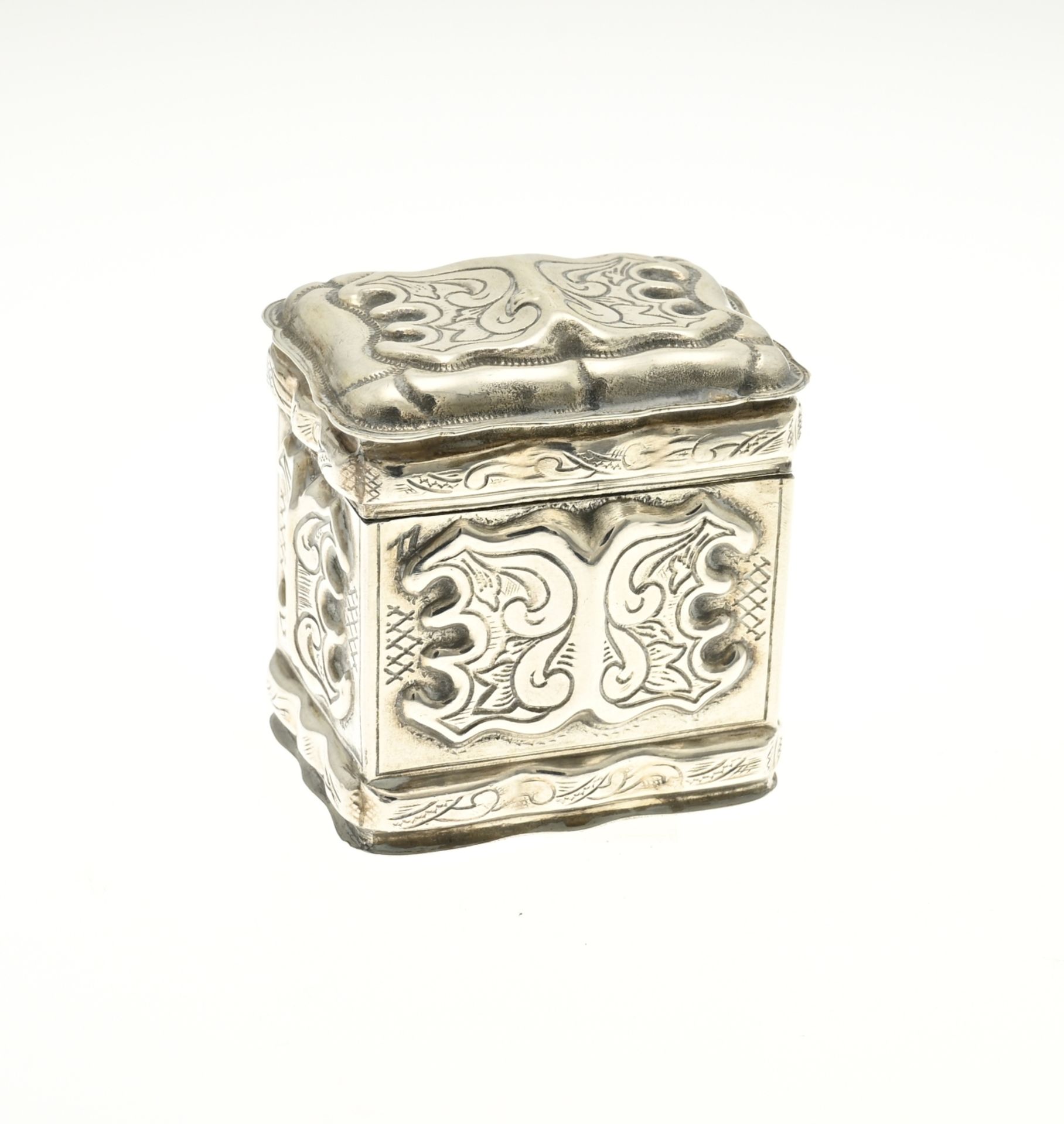 Silver snuff box