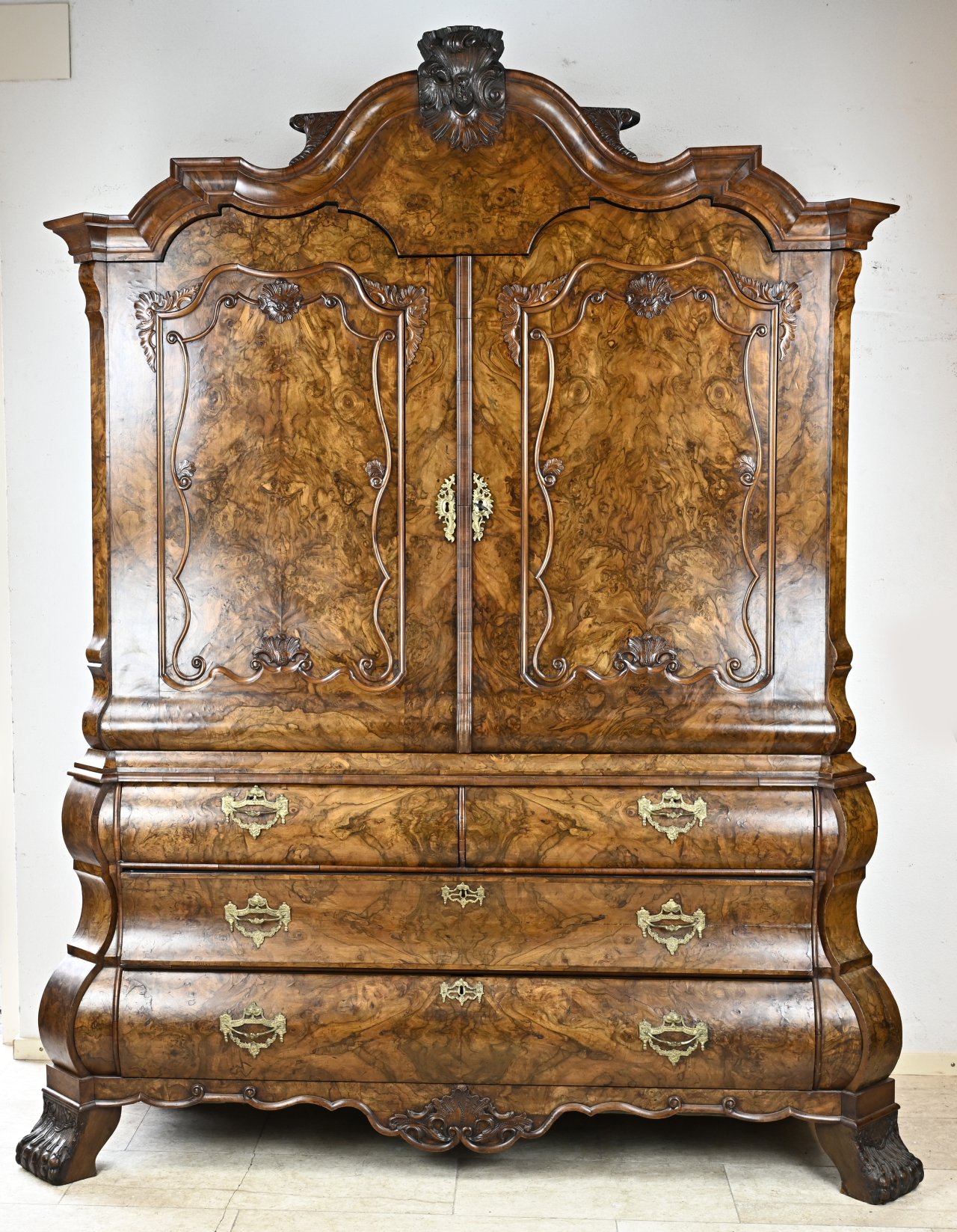 18th century burr walnut cabinet, 1760