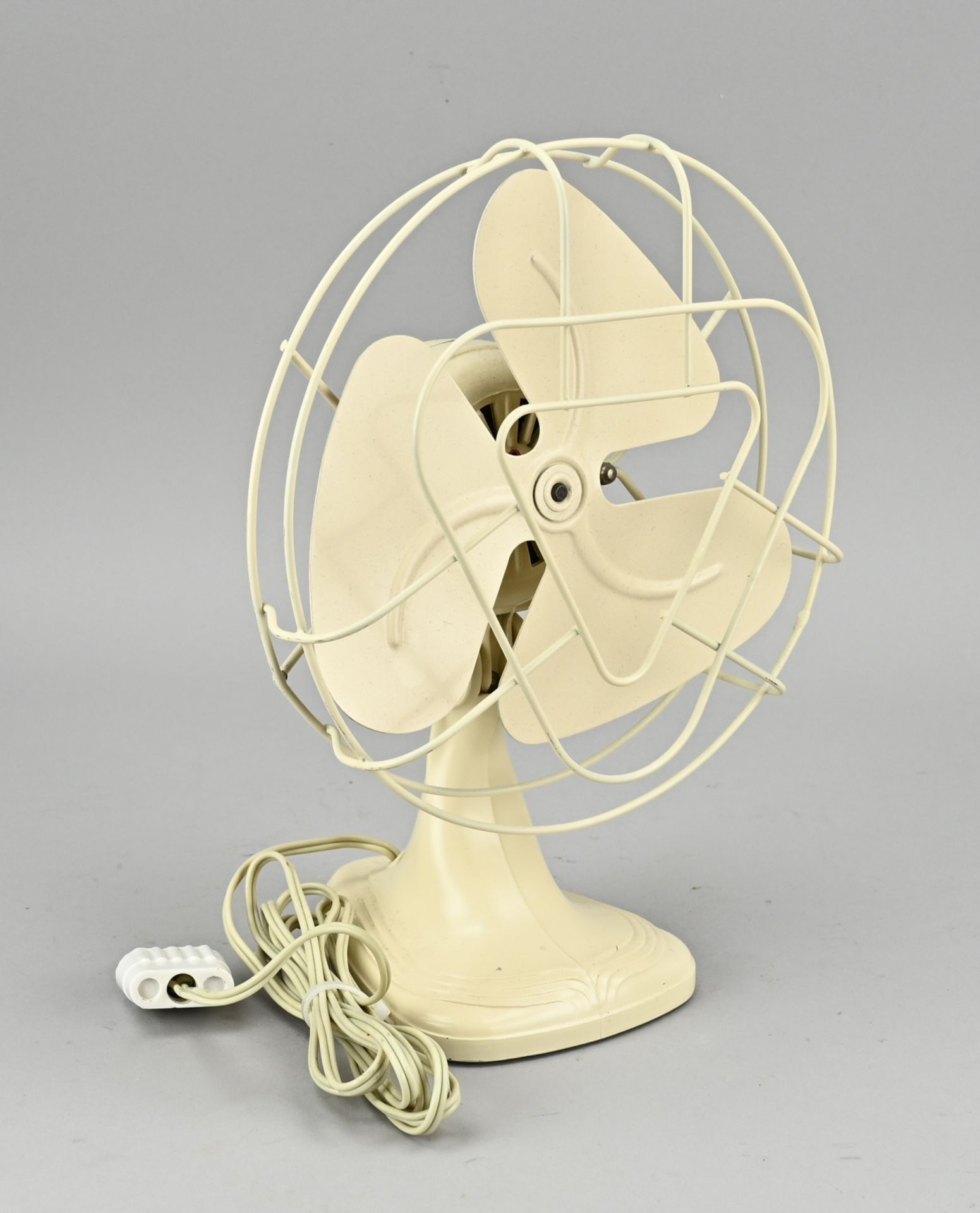 Old fan, 1930