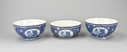 3x Cabinet bowl Petrus Regout, 1900