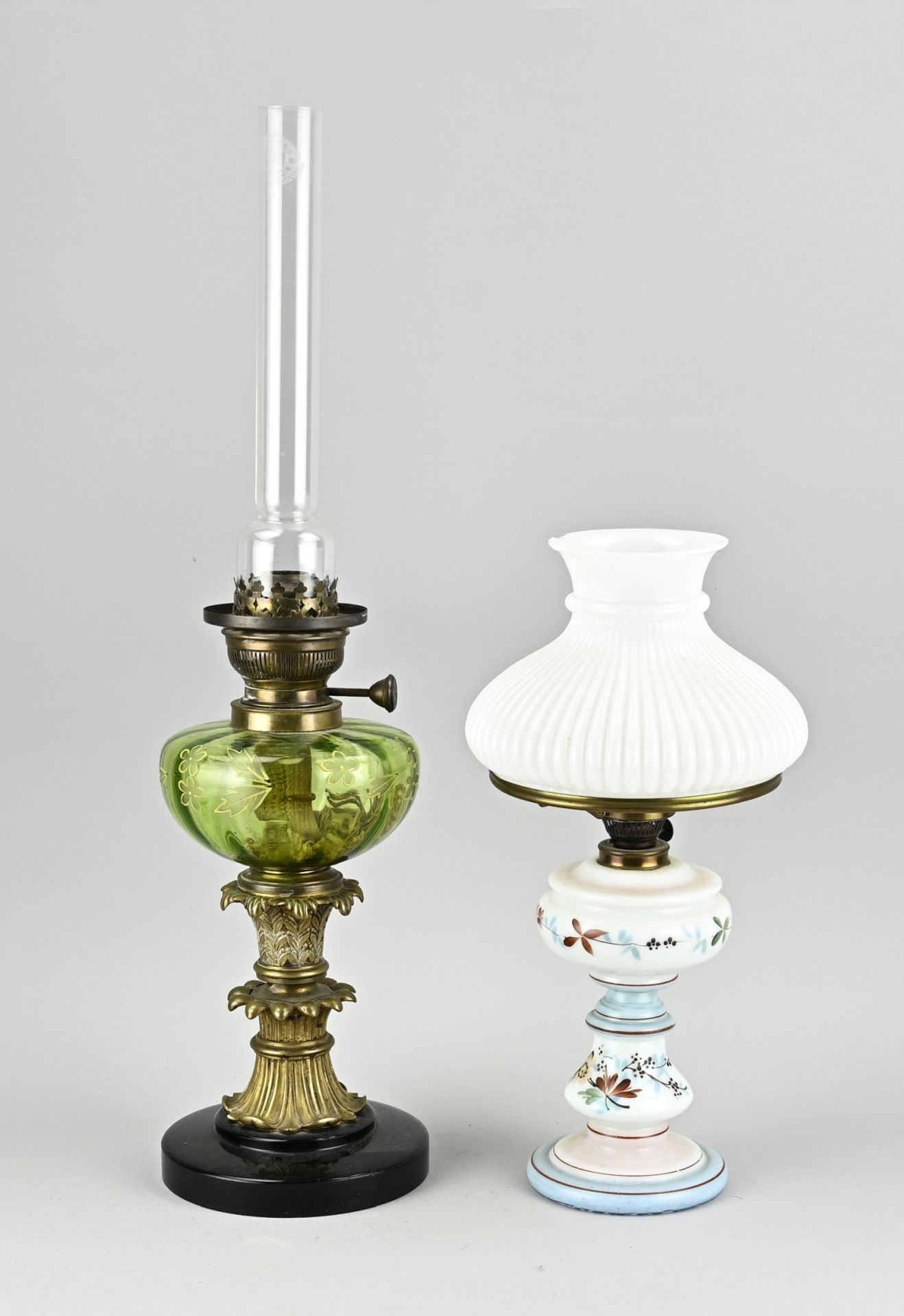 2x Kerosene lamp, H 37 - 48 cm.