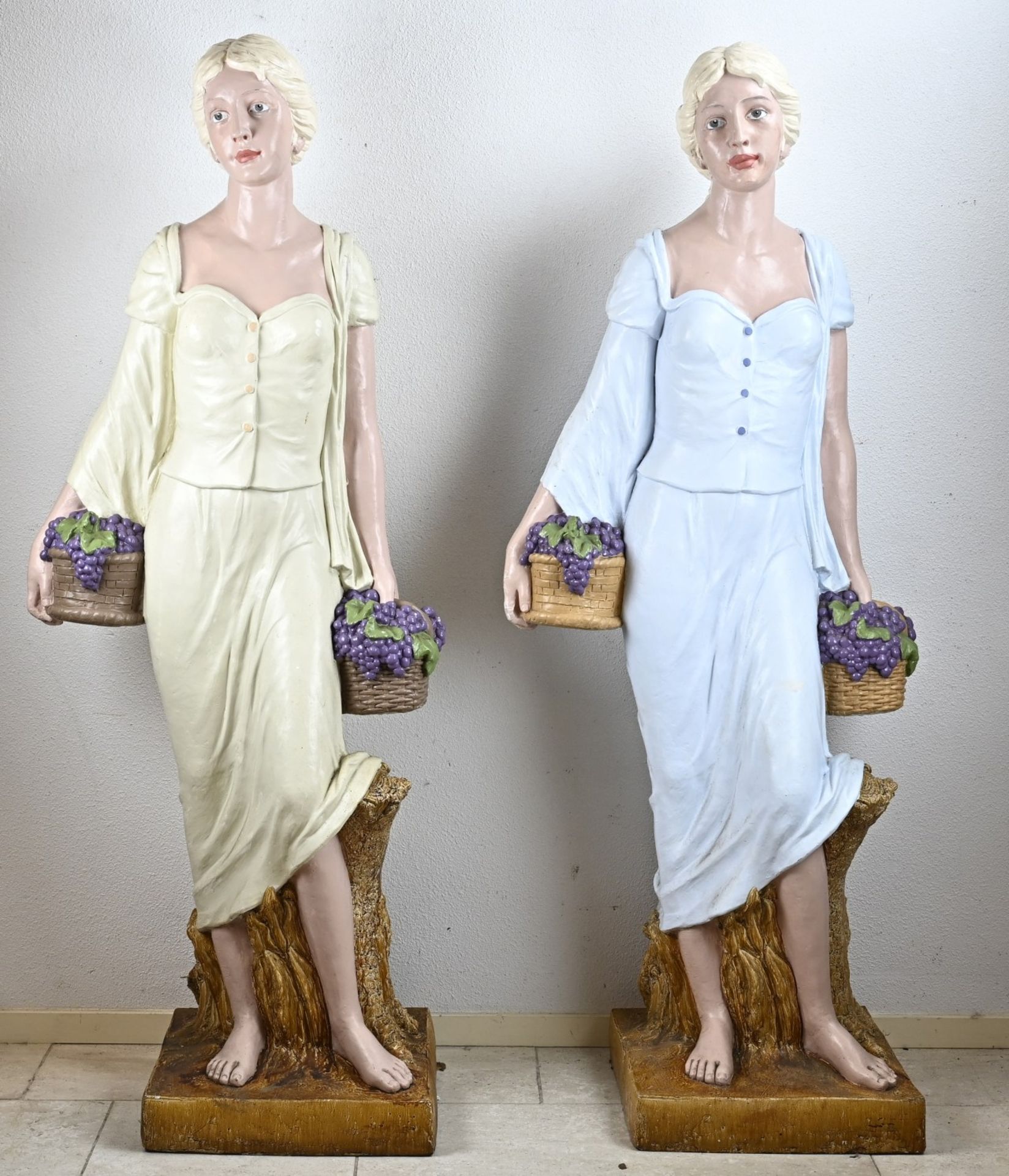 Two large figures (polyester), Grape pickers, H 166 cm.