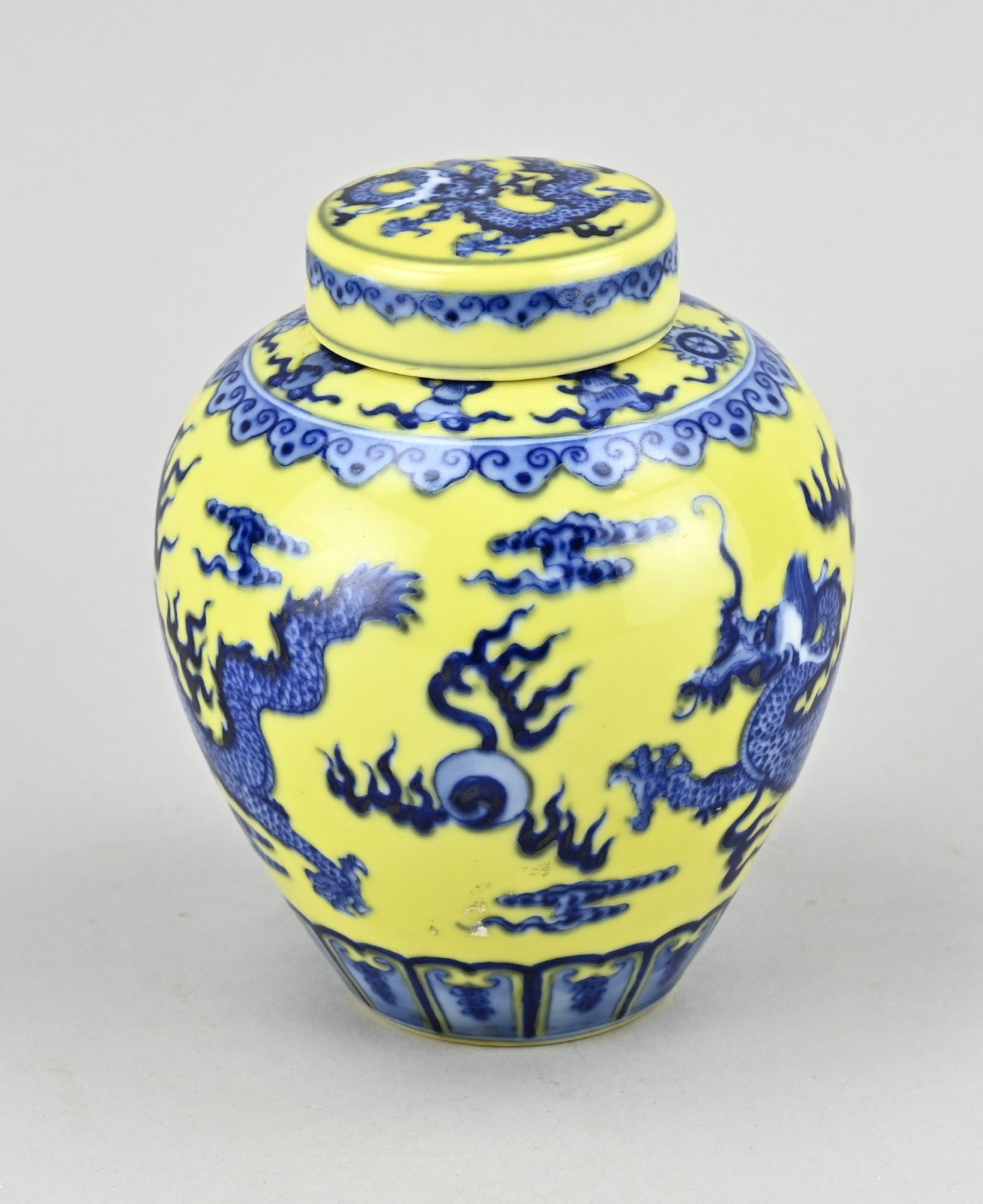 Chinese ginger jar, H 12.5 cm. - Image 2 of 3