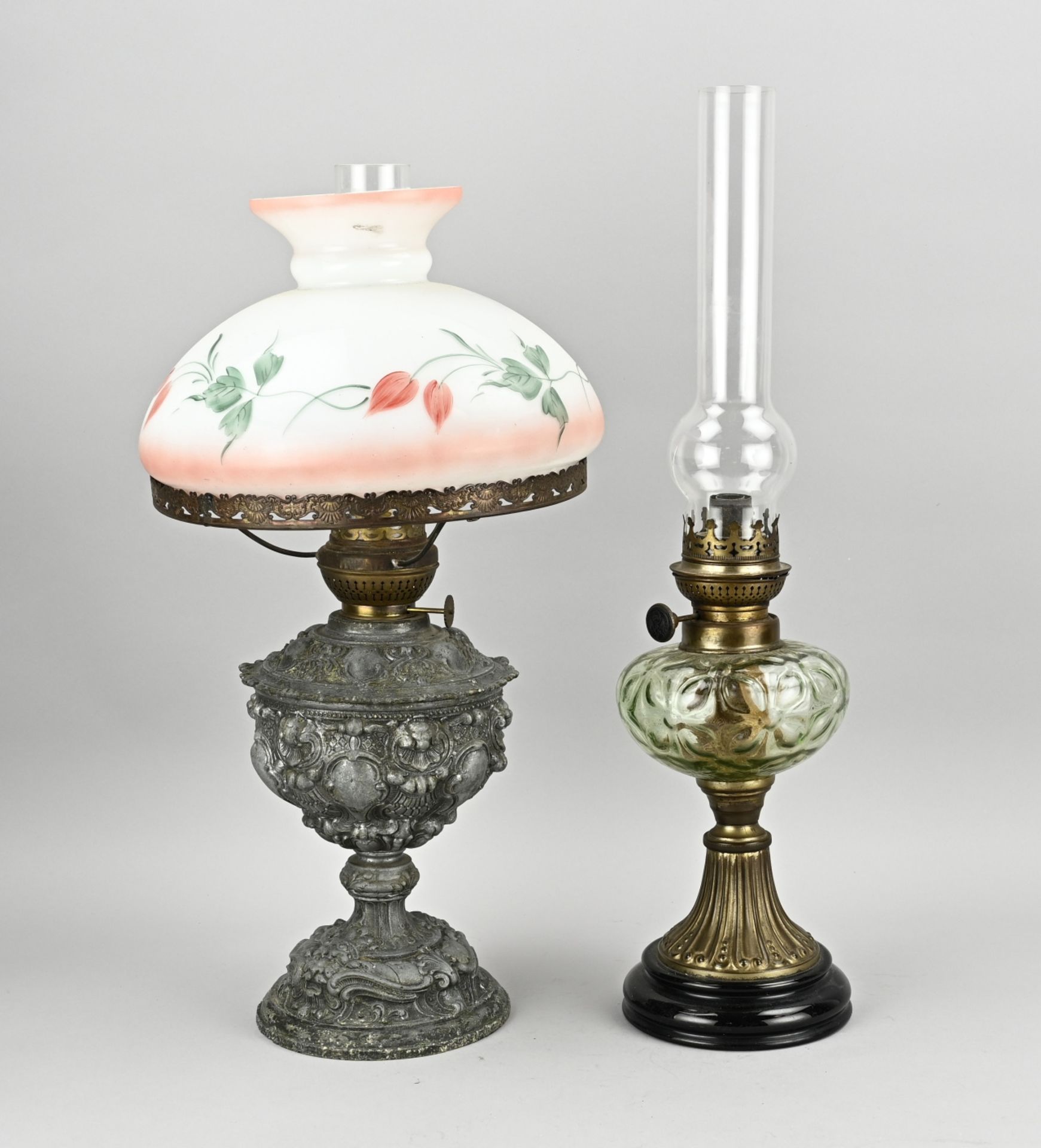 2x Antique Kerosene lamp