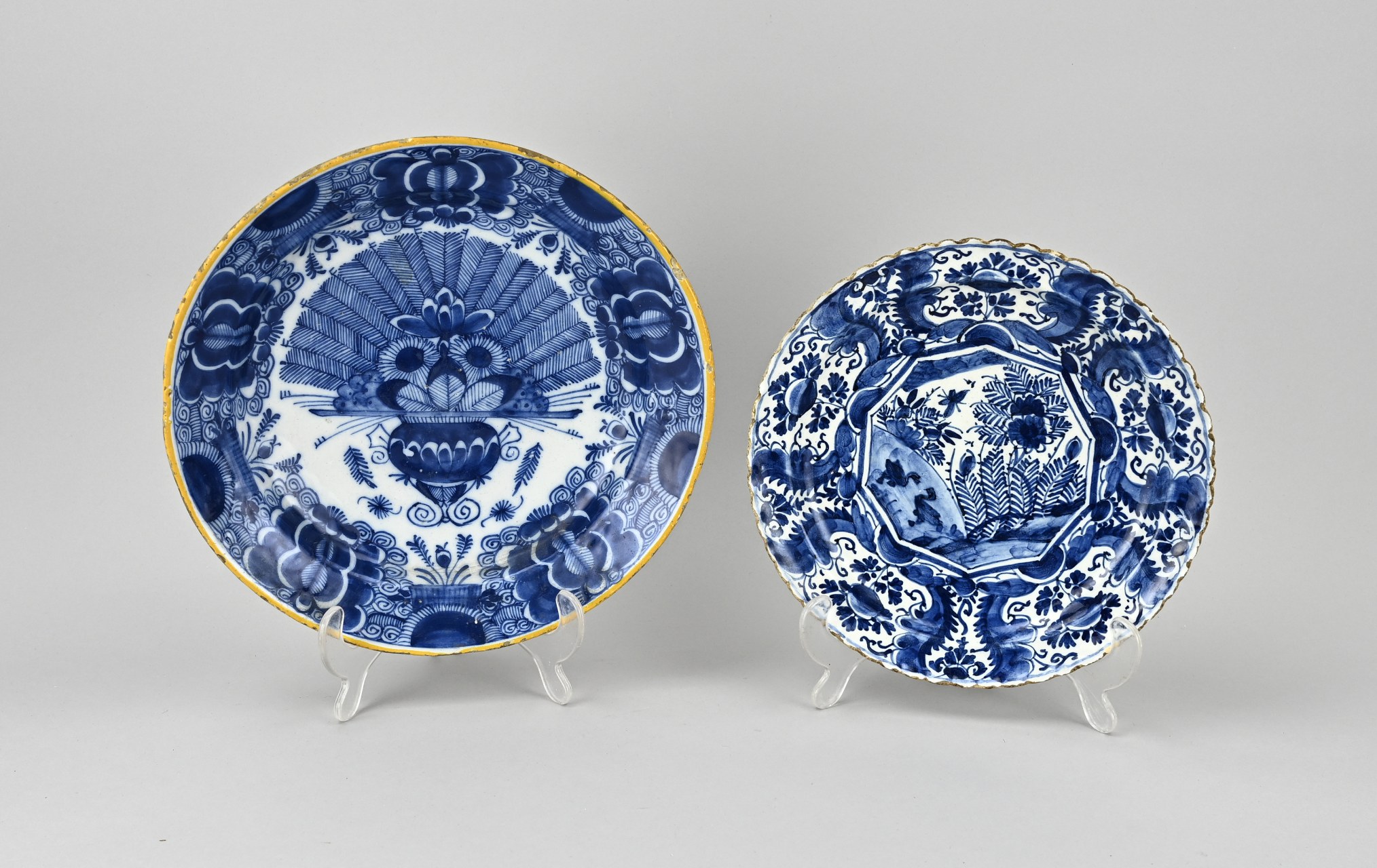 2x Antique Delft plate Ã˜ 23 - 26.5 cm.