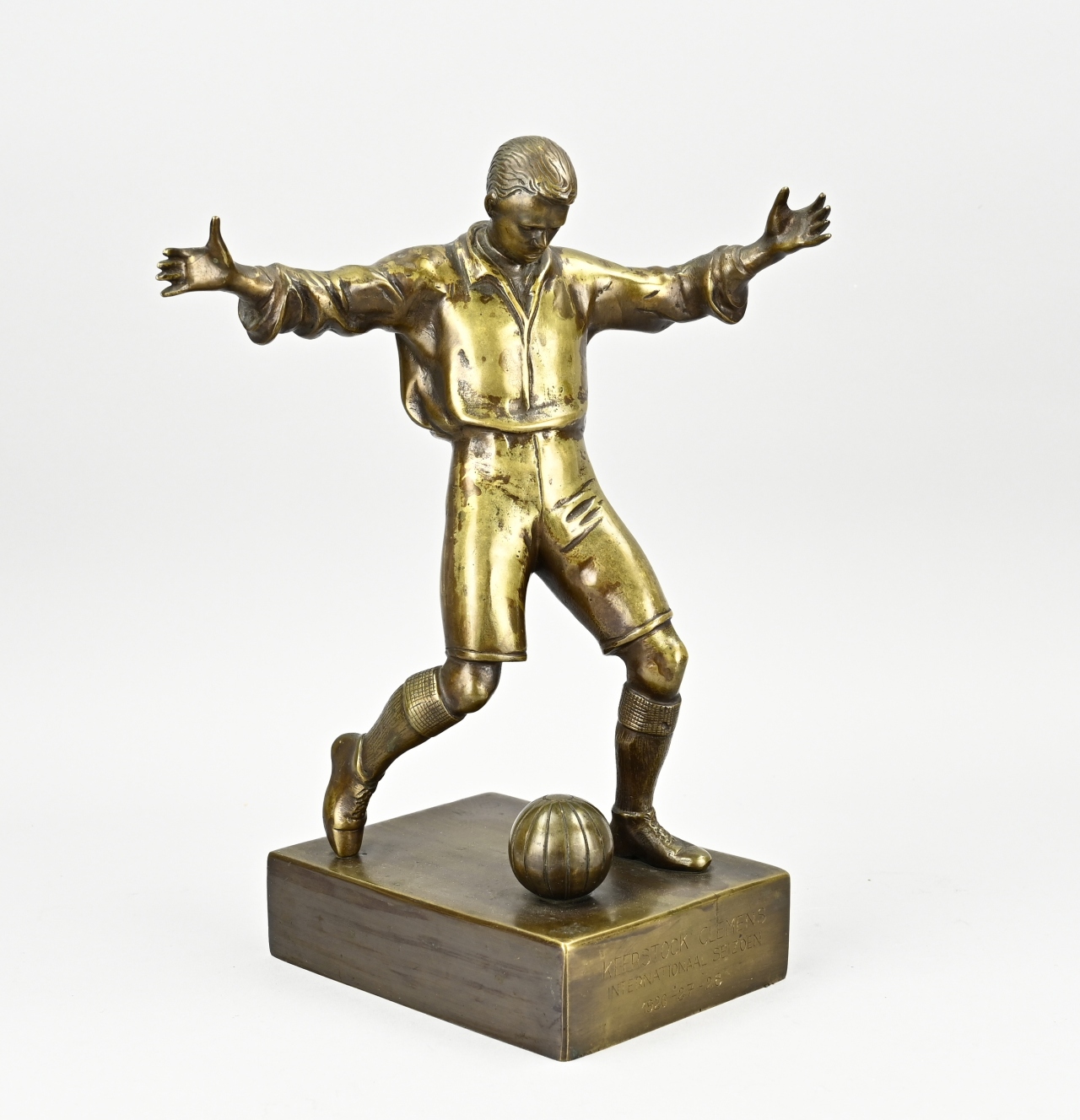 Bronze statue, Footballer