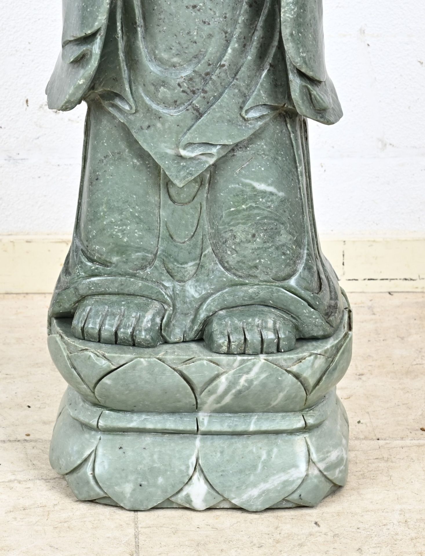 Buddha made of jade, H 97 cm. - Bild 3 aus 3