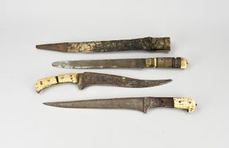 3x Oriental dagger