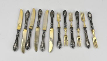 Lot of forks & knives with silver