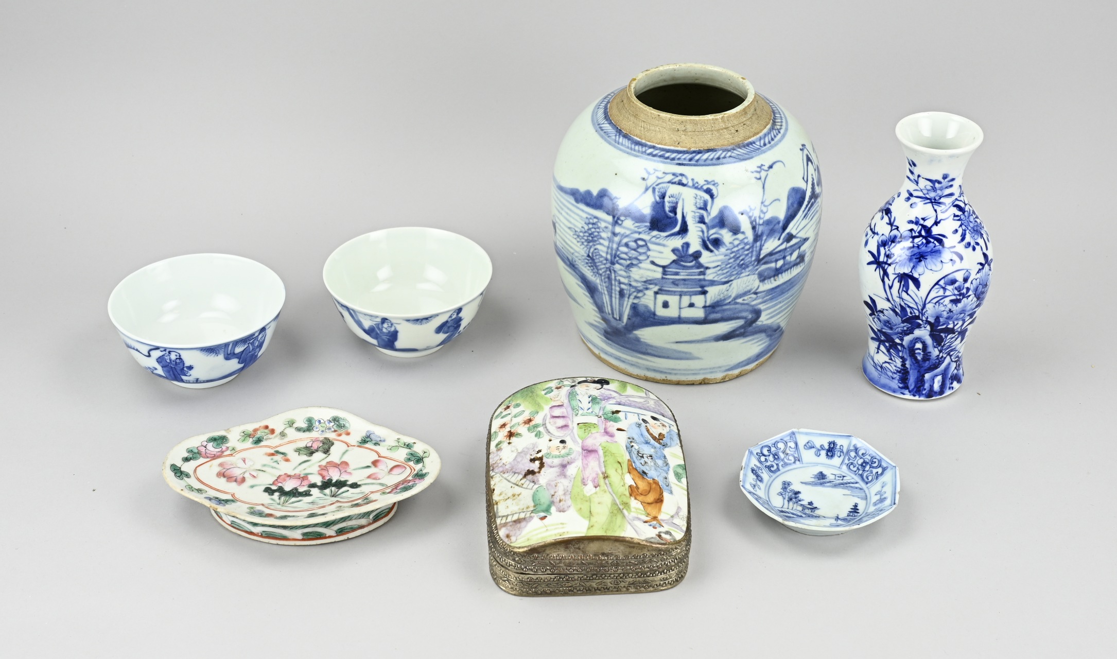 Lot of Chinese porcelain (7x)