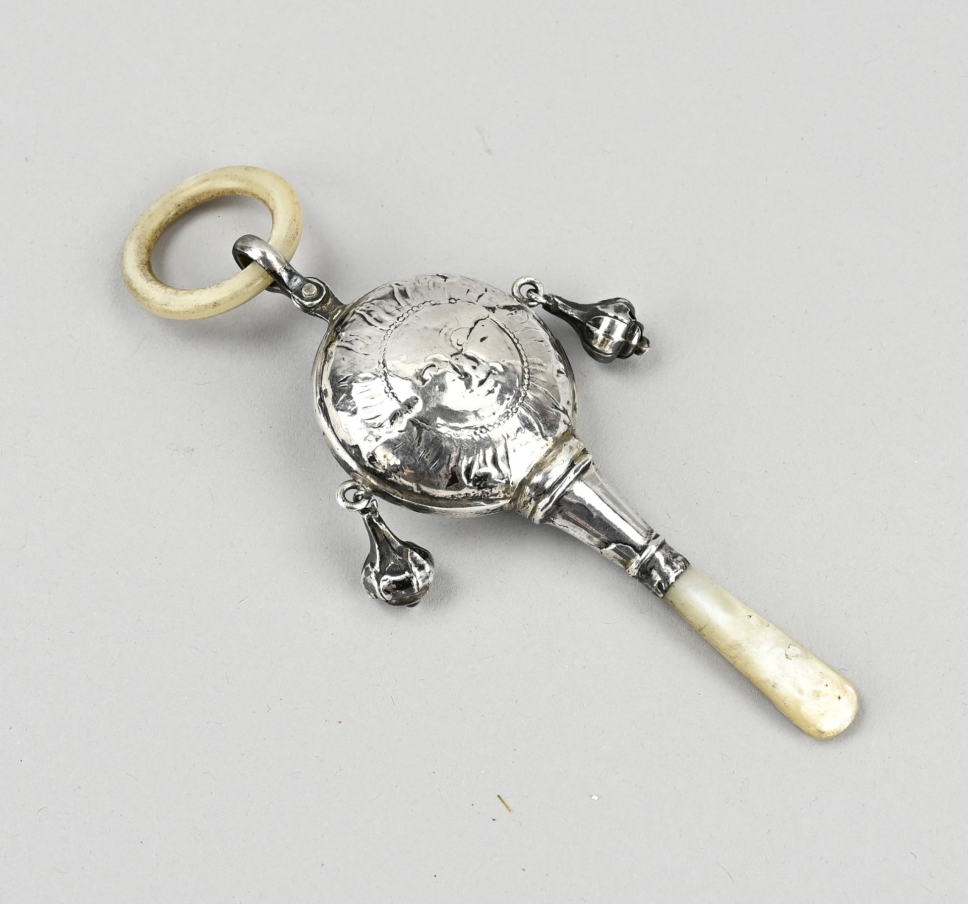 Silver rattle