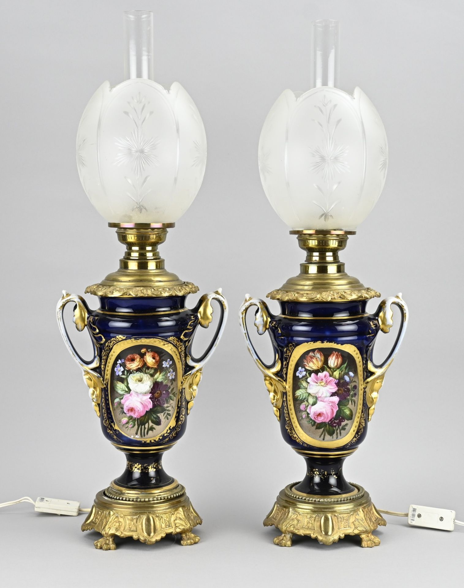 2x French kerosene lamp, H 68 cm.