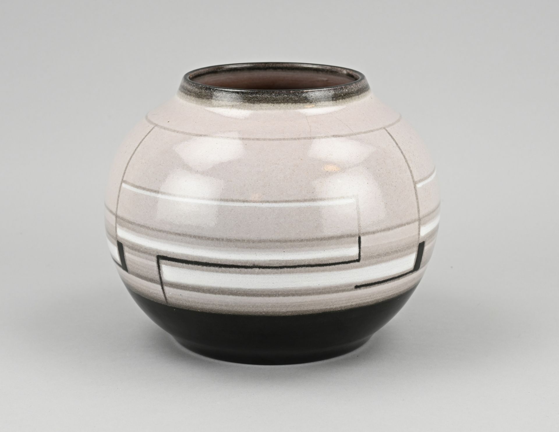 Platelet vase, 1925