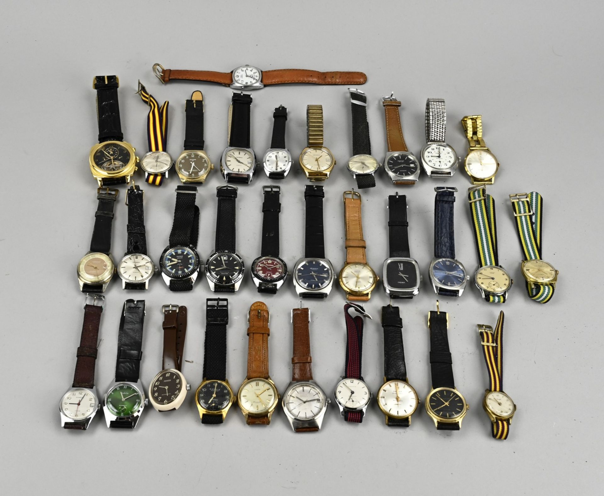 Large lot of watches, approximately 30x