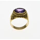 Gold ring with gemstone