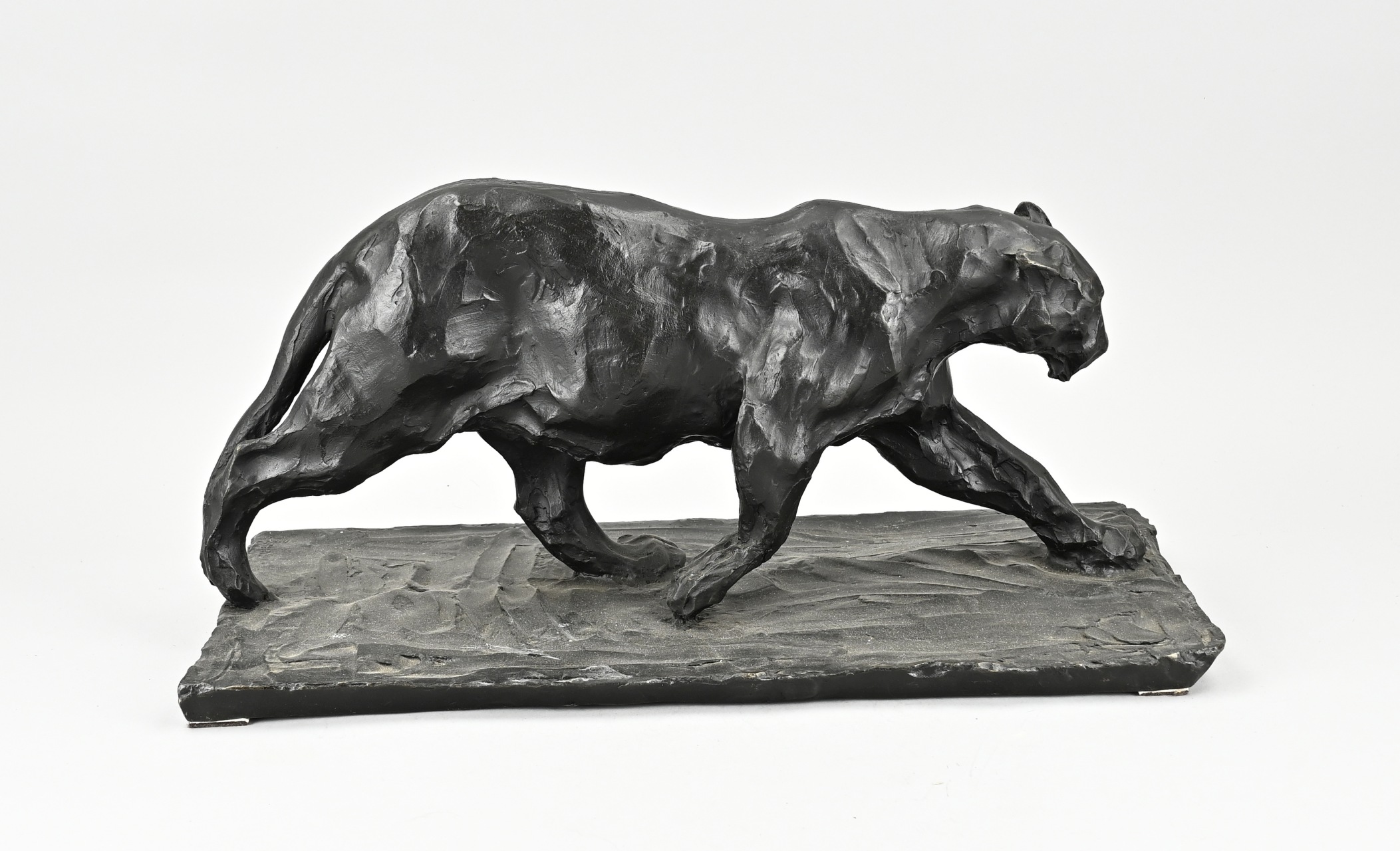 Bronze statue, Tiger