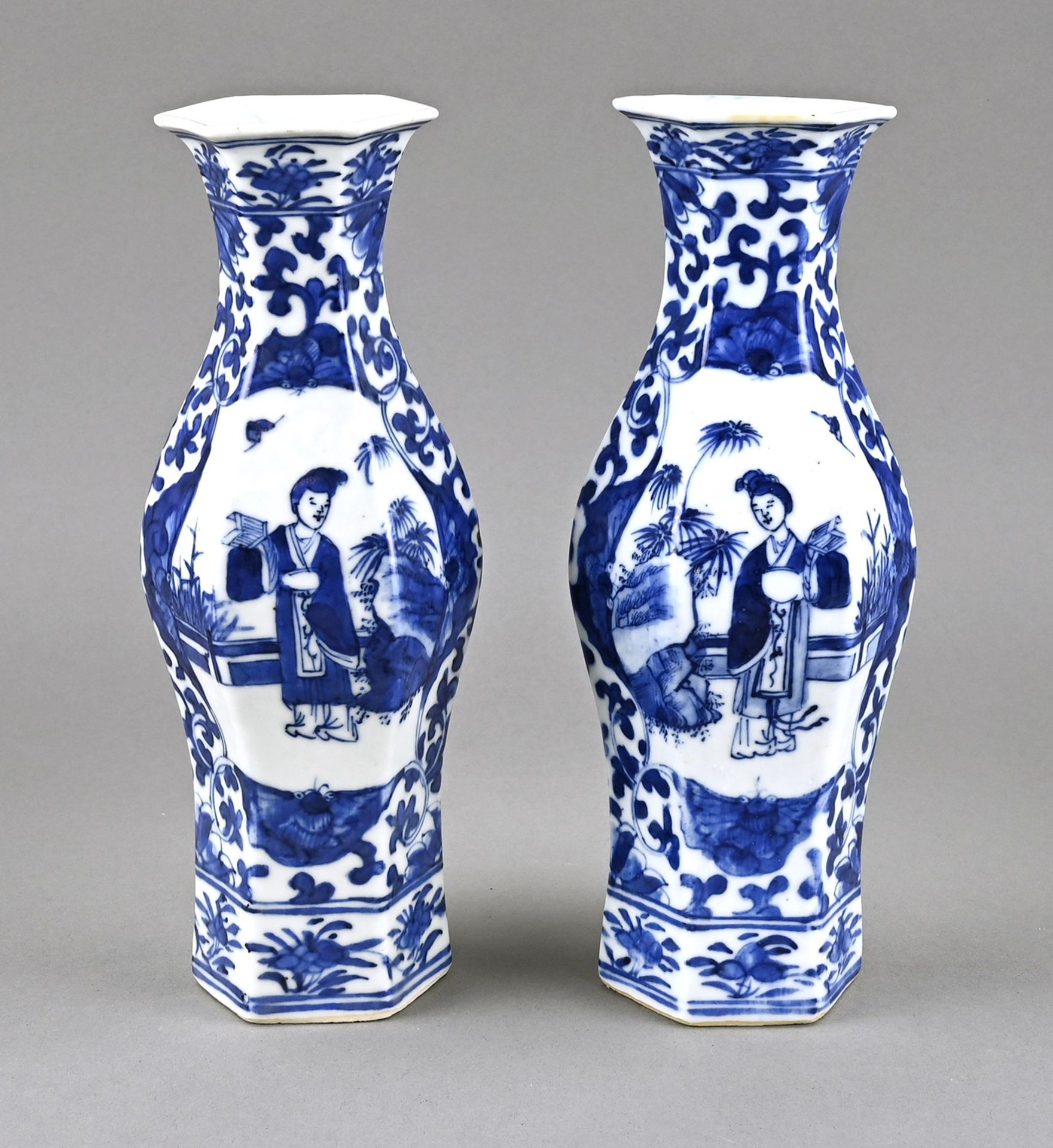 2x Chinese vase