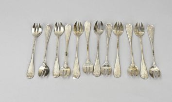 12 Silver oyster spoons