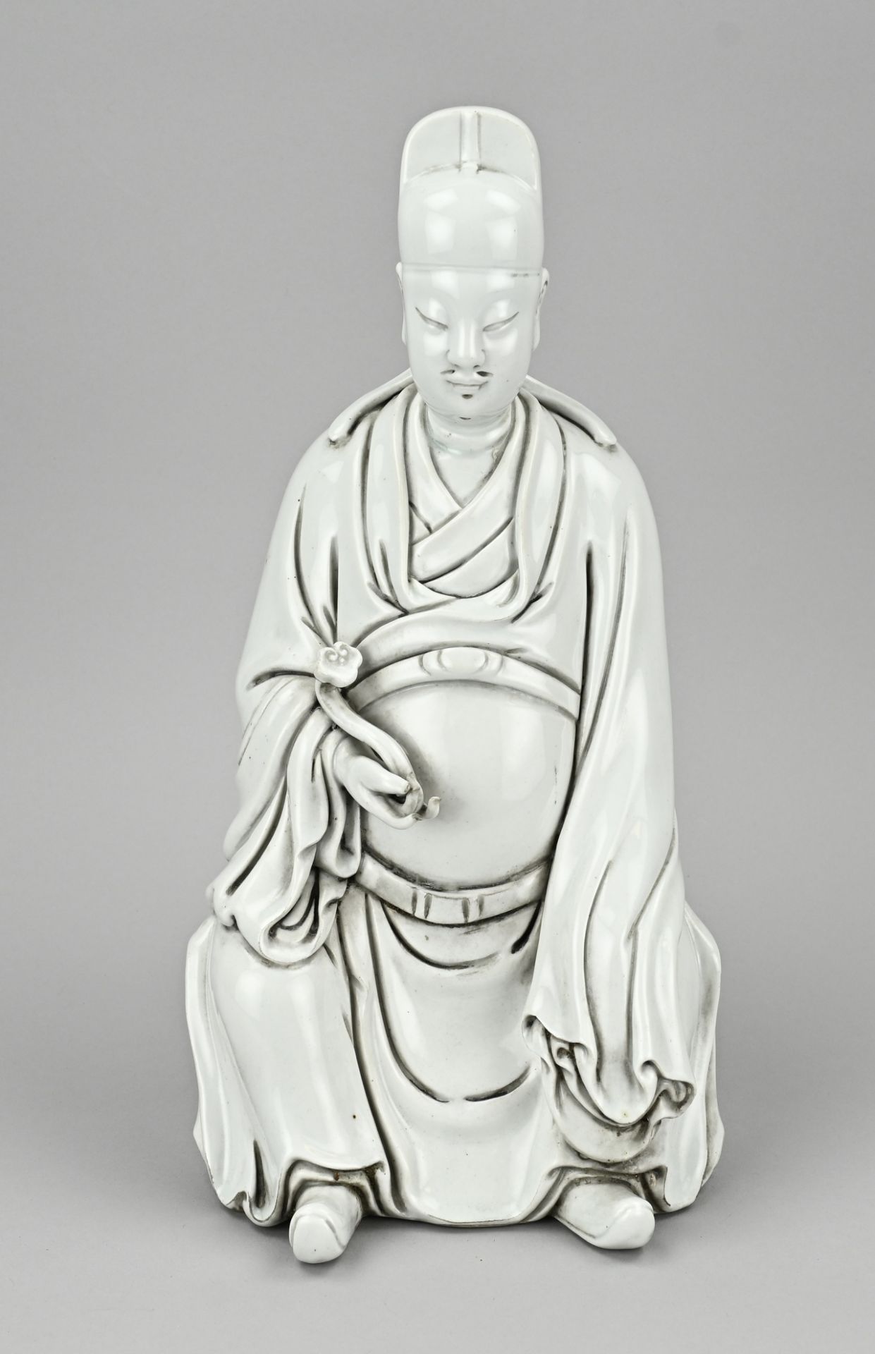 Blanc de Chine statue